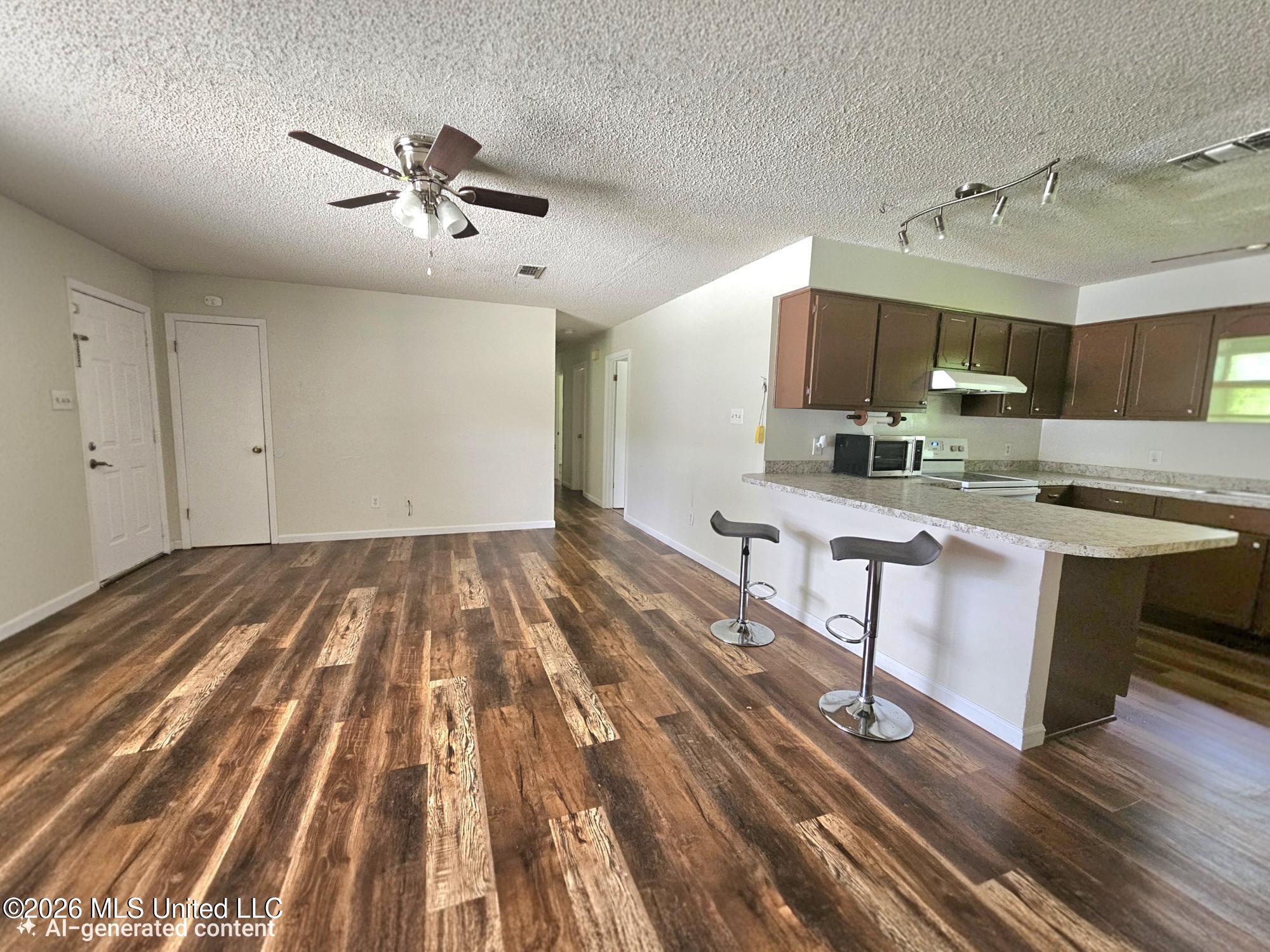 530 Easterbrook Street Property Photo 7