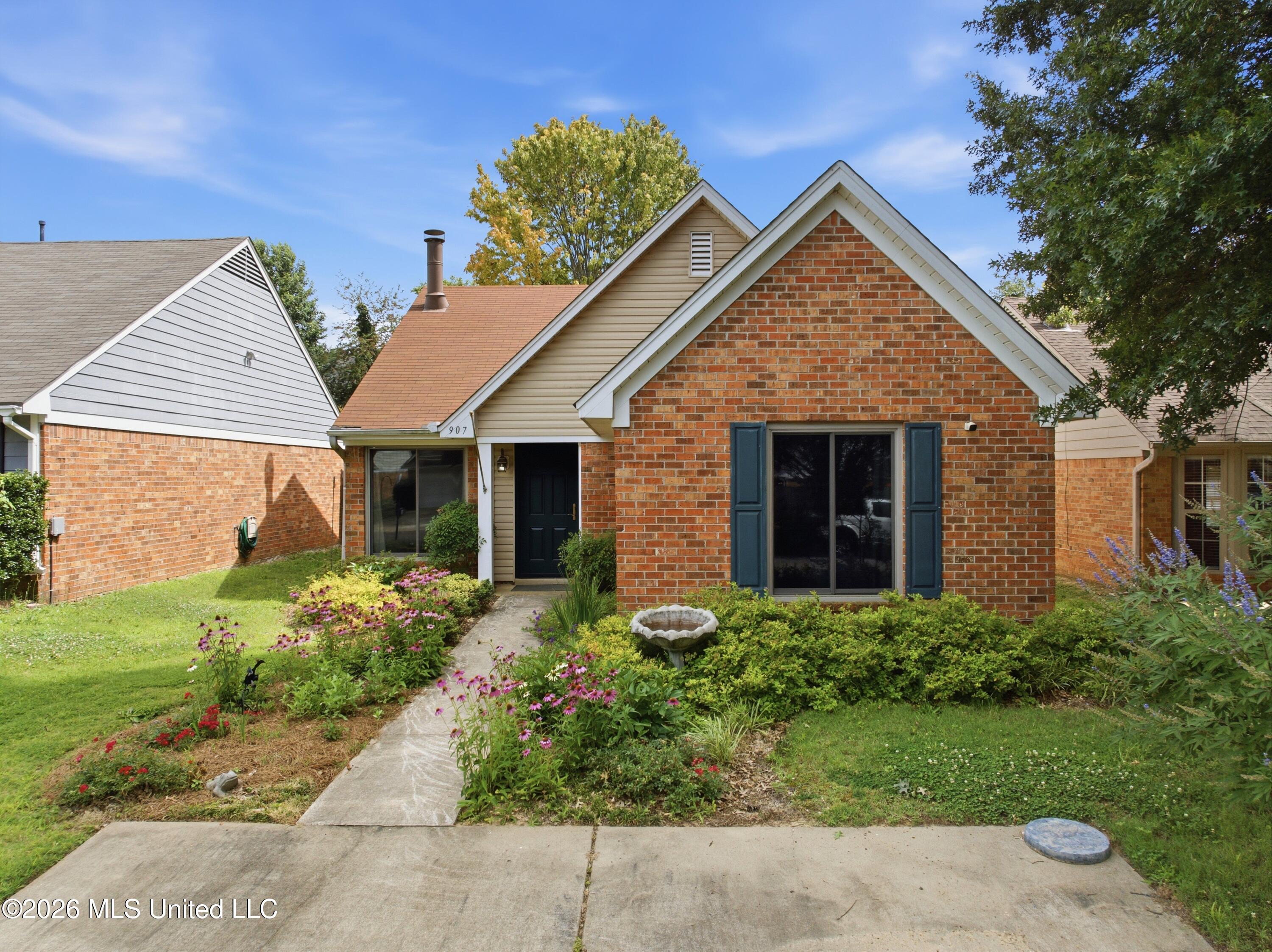 907 Mcgowan Drive Property Photo 1