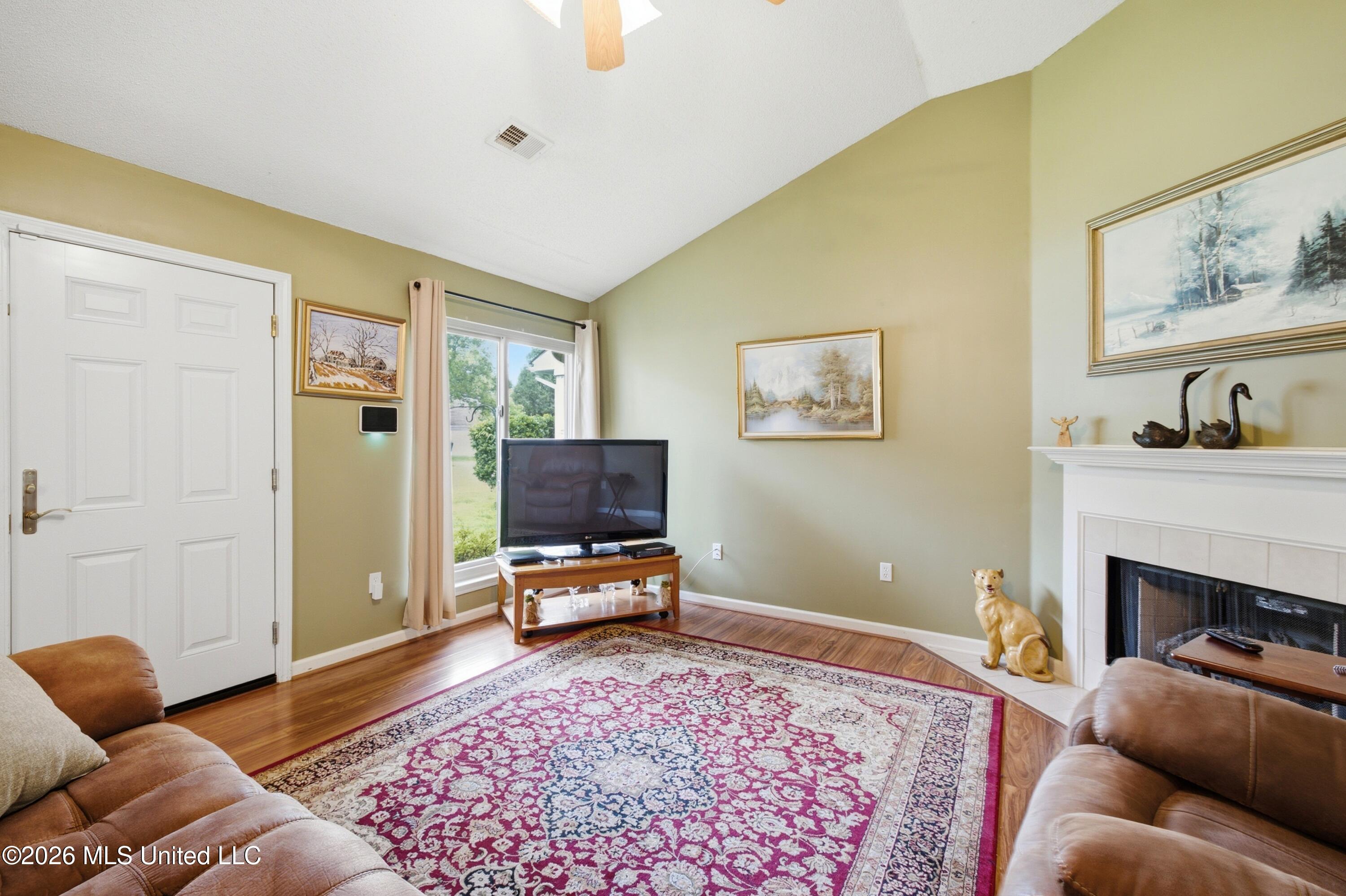 907 Mcgowan Drive Property Photo 6