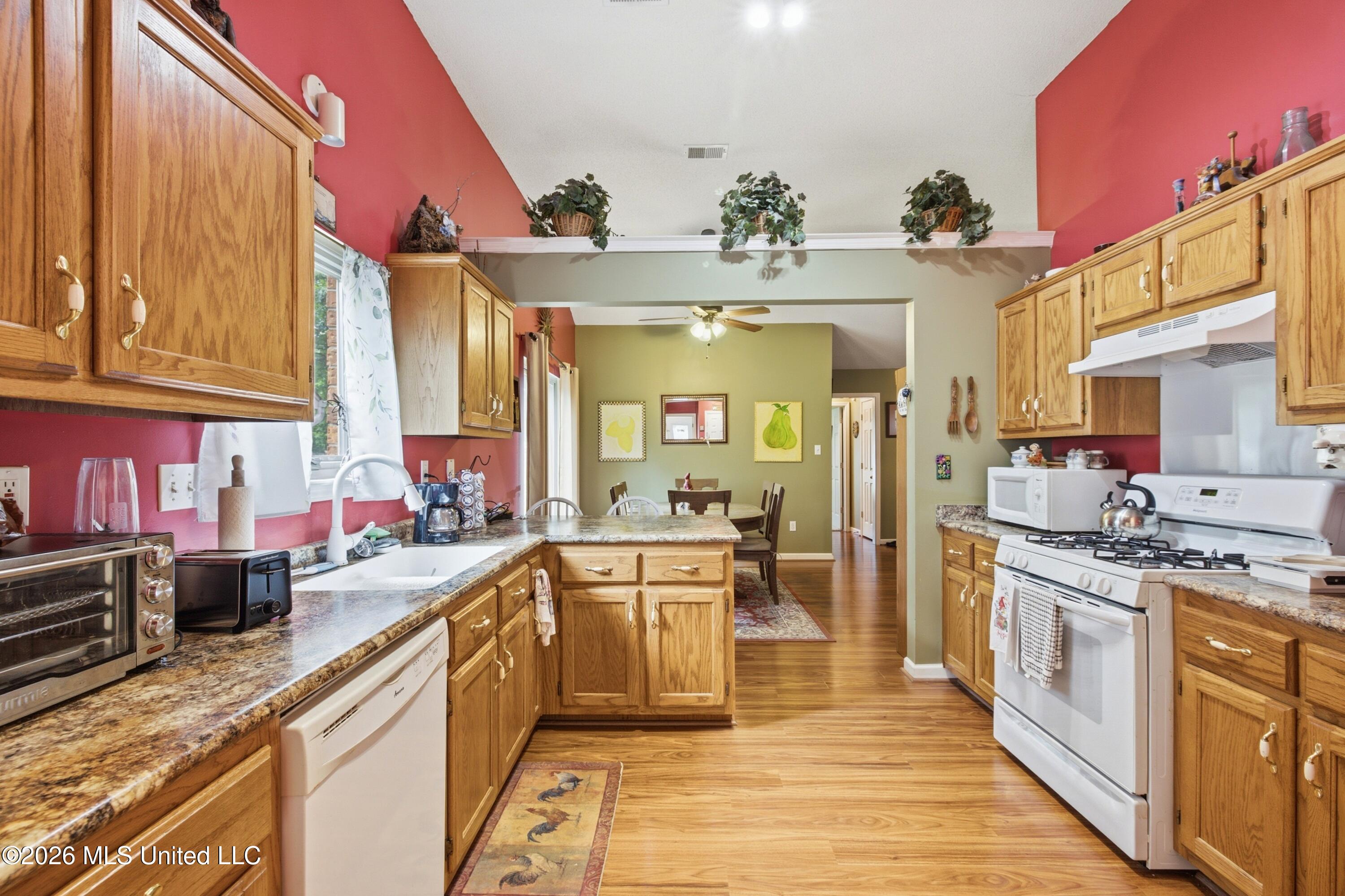 907 Mcgowan Drive Property Photo 14