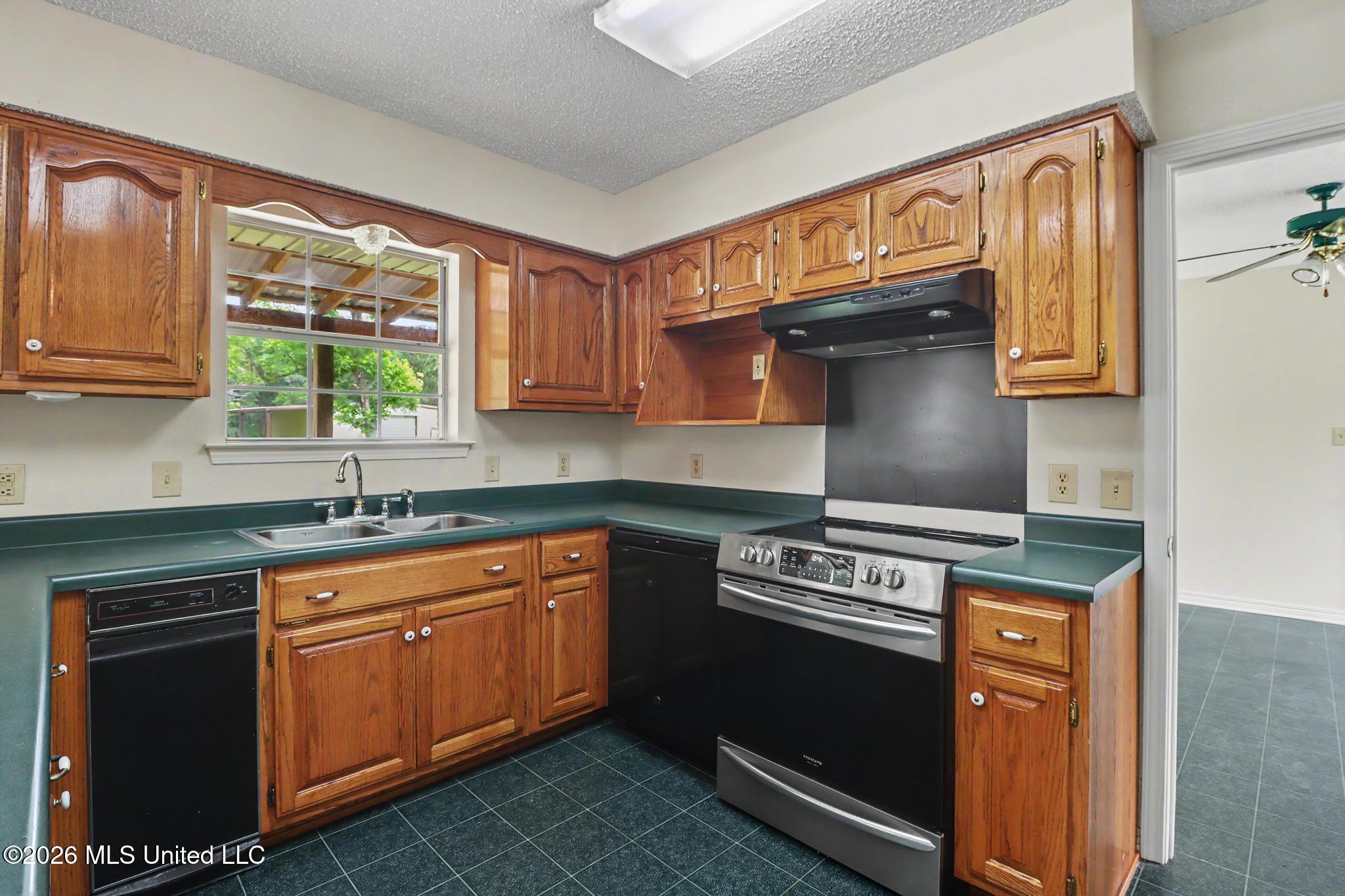 256 Morgan Seal Road Property Photo 6