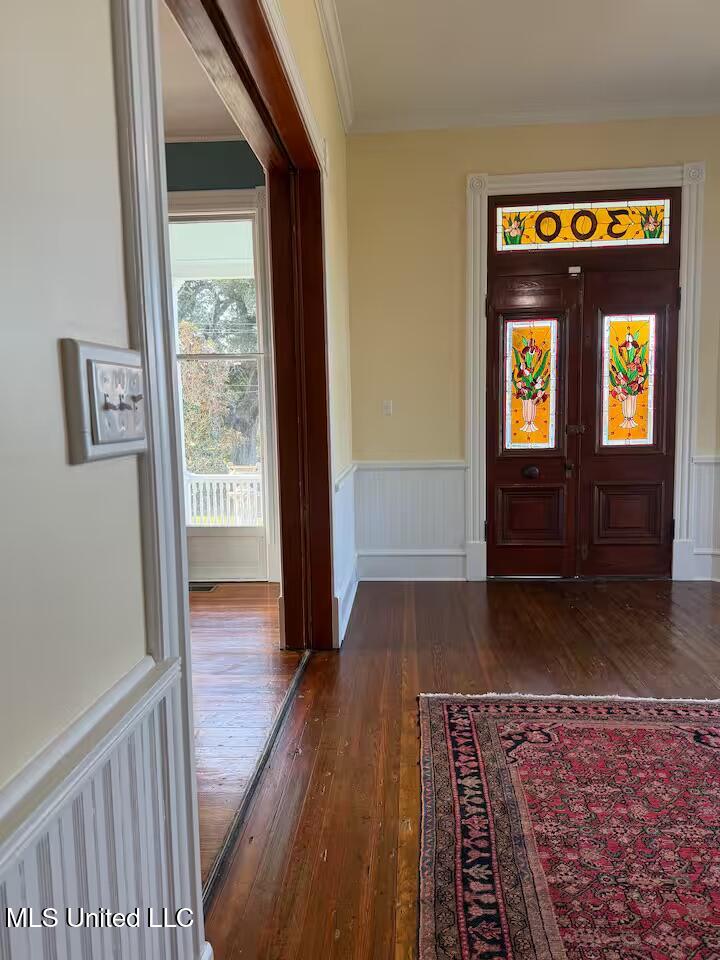 300 Linton Avenue Property Photo 2
