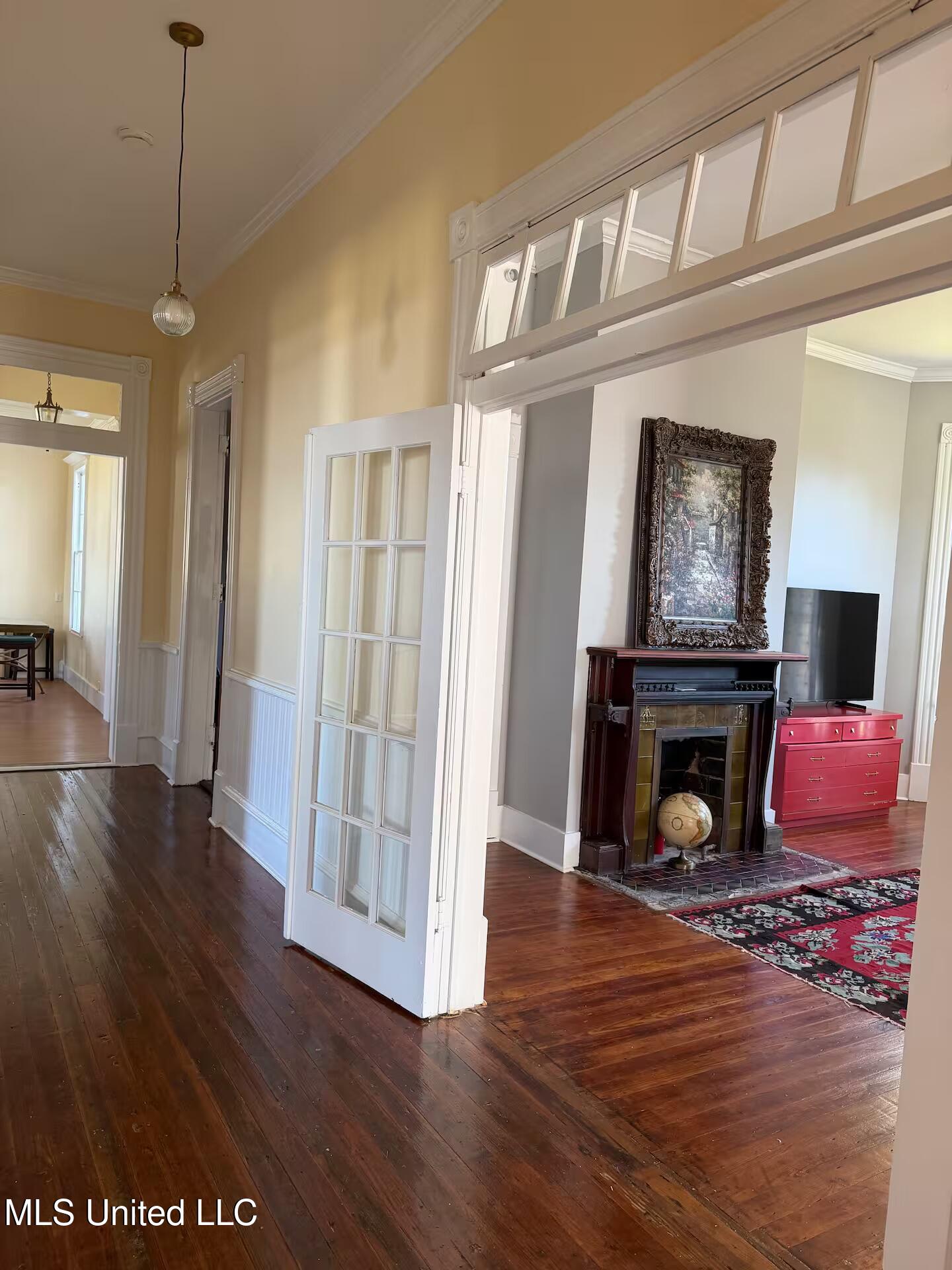 300 Linton Avenue Property Photo 3