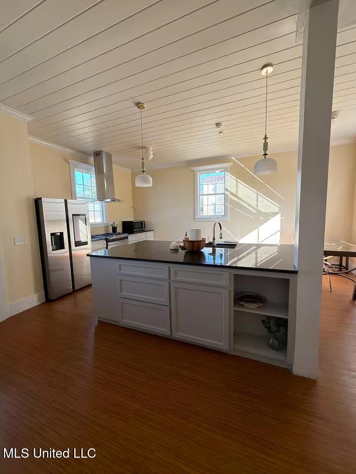 300 Linton Avenue Property Photo 7