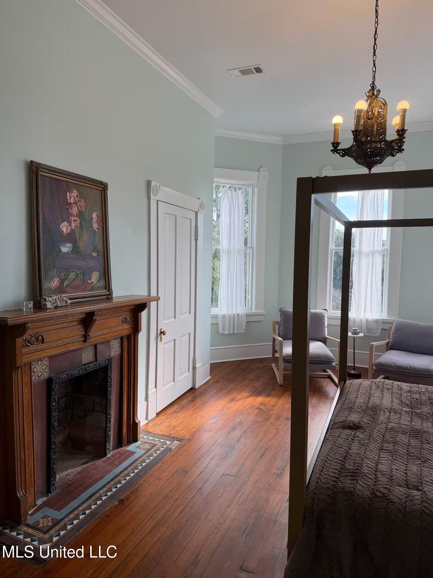 300 Linton Avenue Property Photo 16