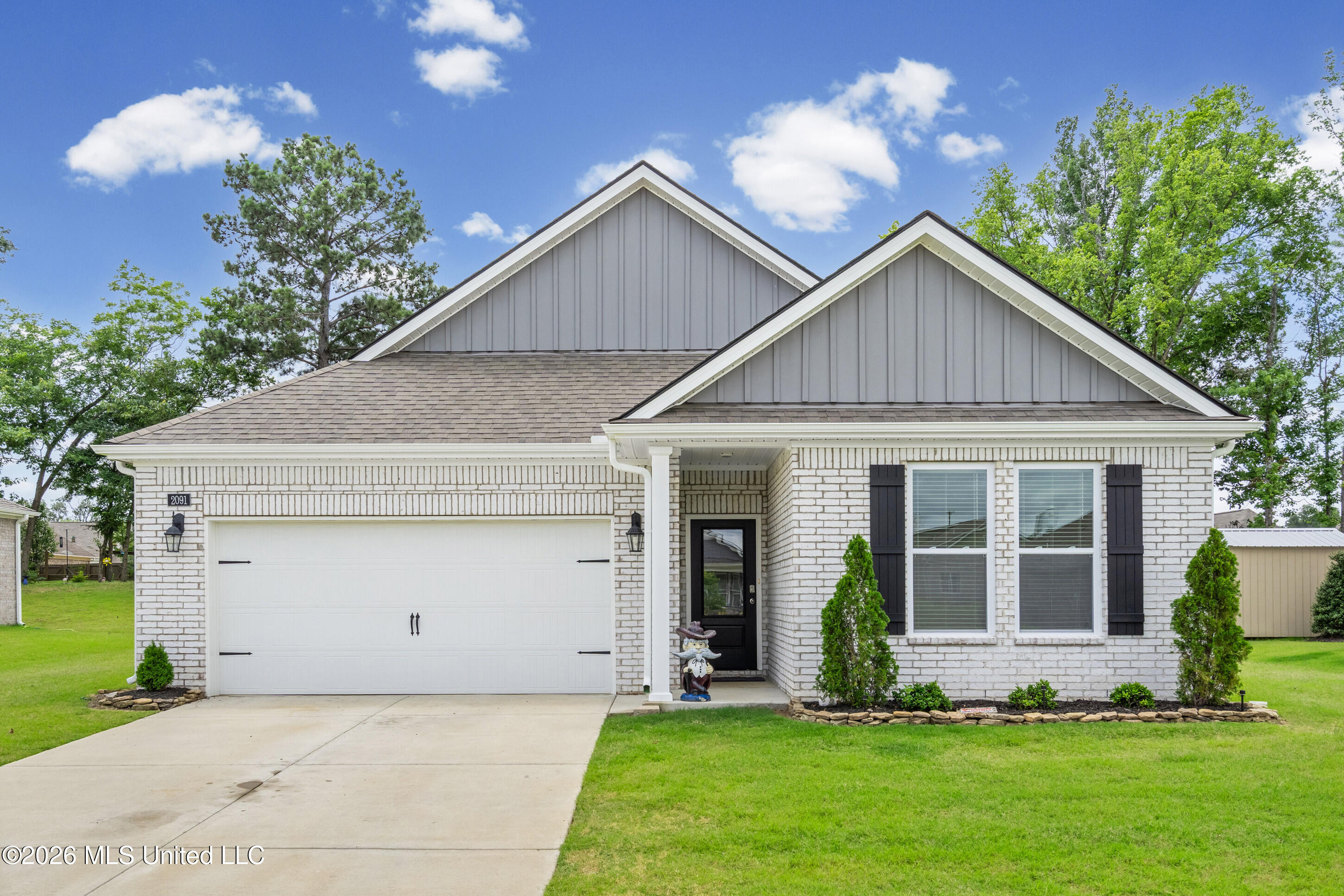2091 Hyacinth Lane Property Photo 1