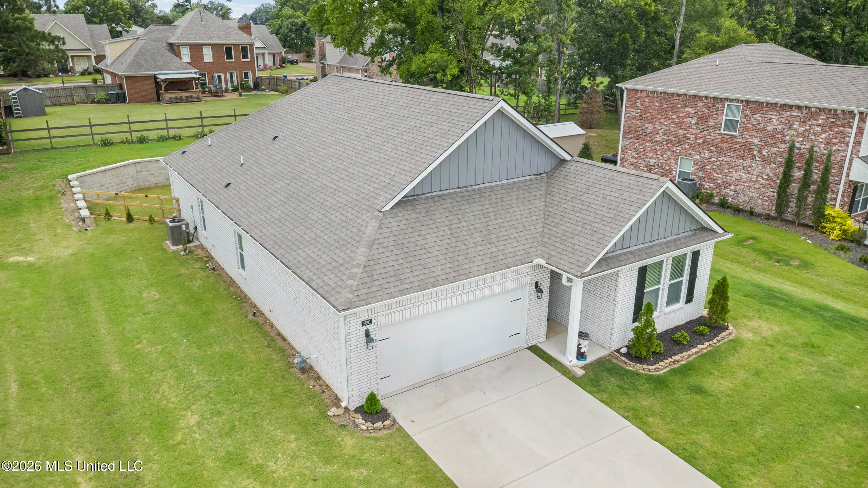 2091 Hyacinth Lane Property Photo 3
