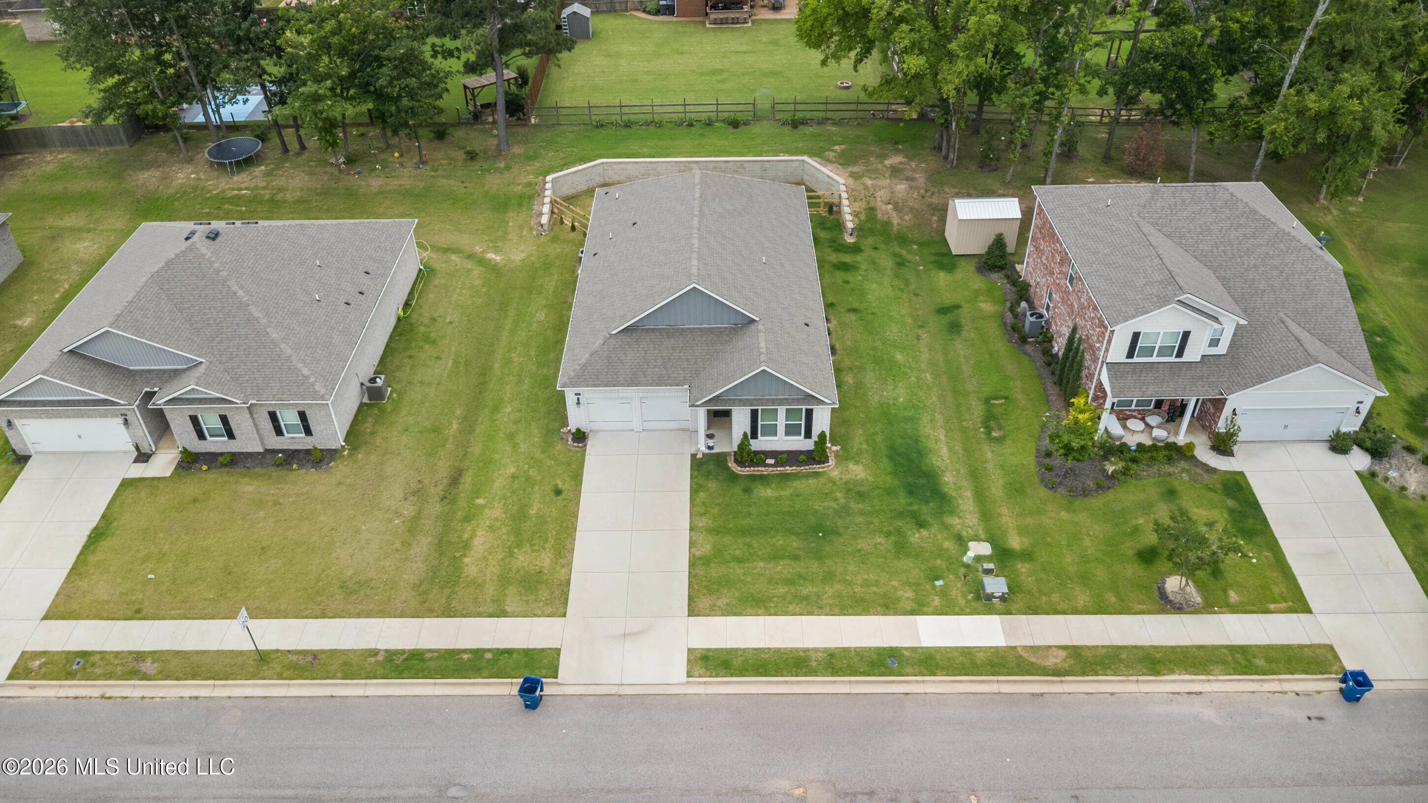 2091 Hyacinth Lane Property Photo 4
