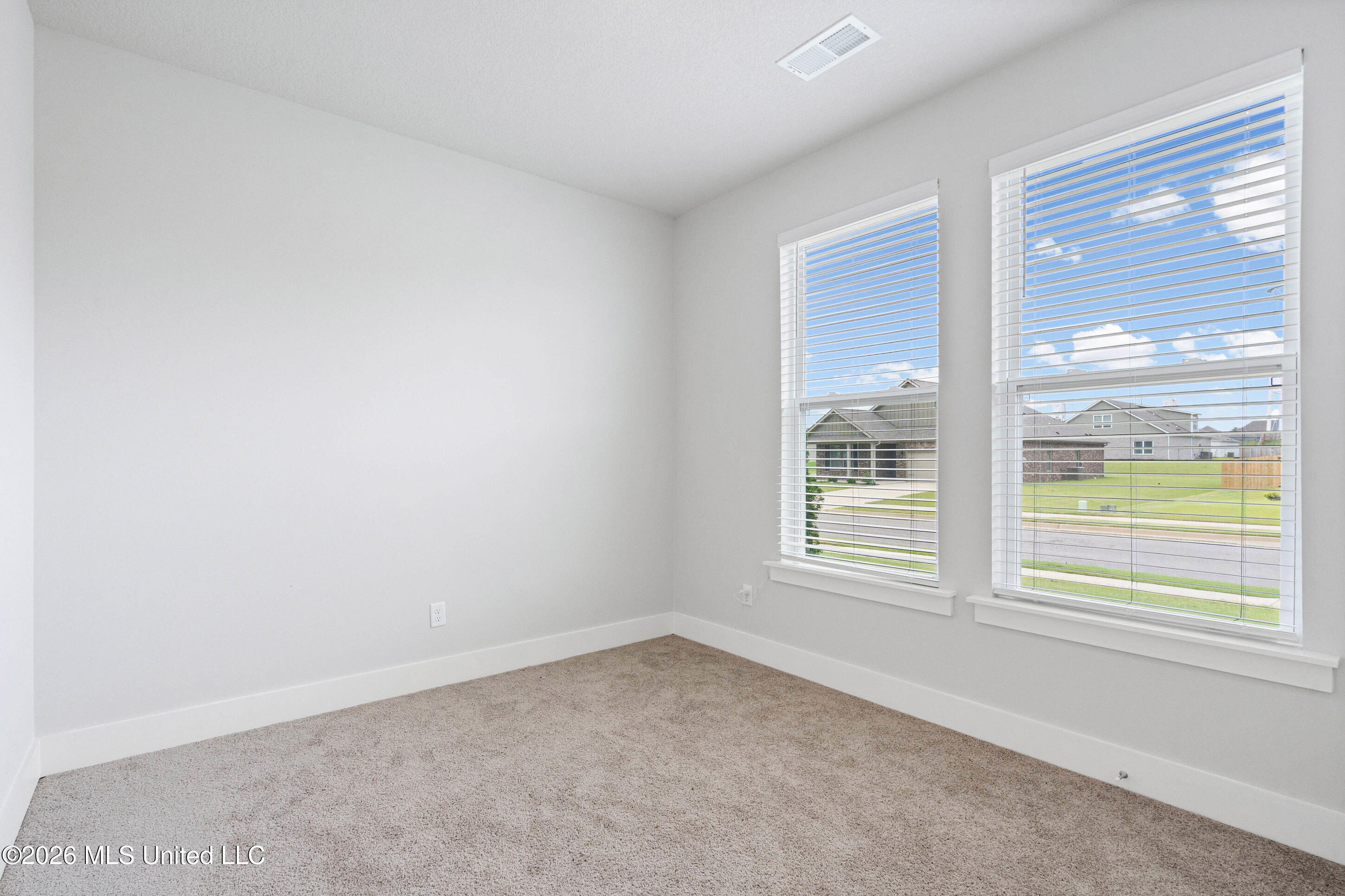 2091 Hyacinth Lane Property Photo 6