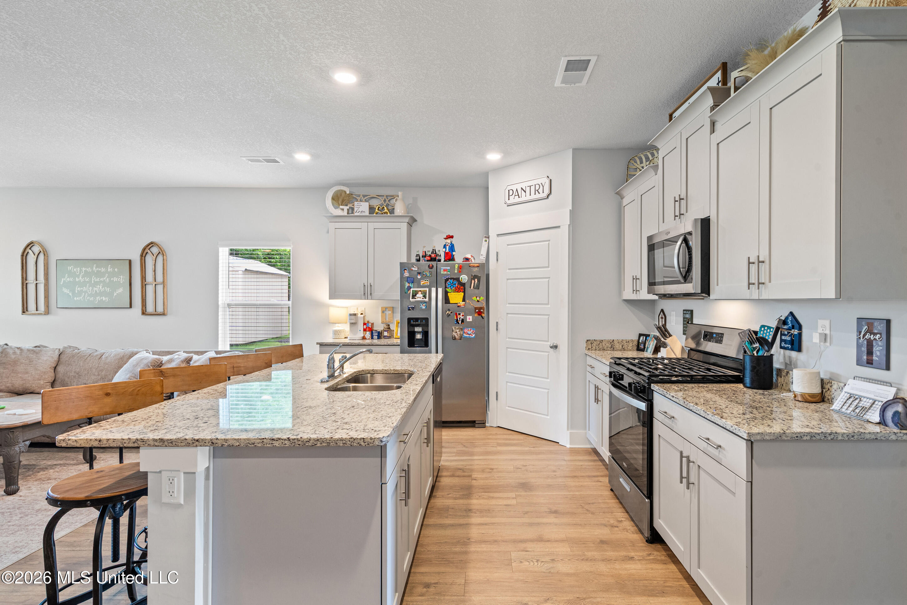 2091 Hyacinth Lane Property Photo 7