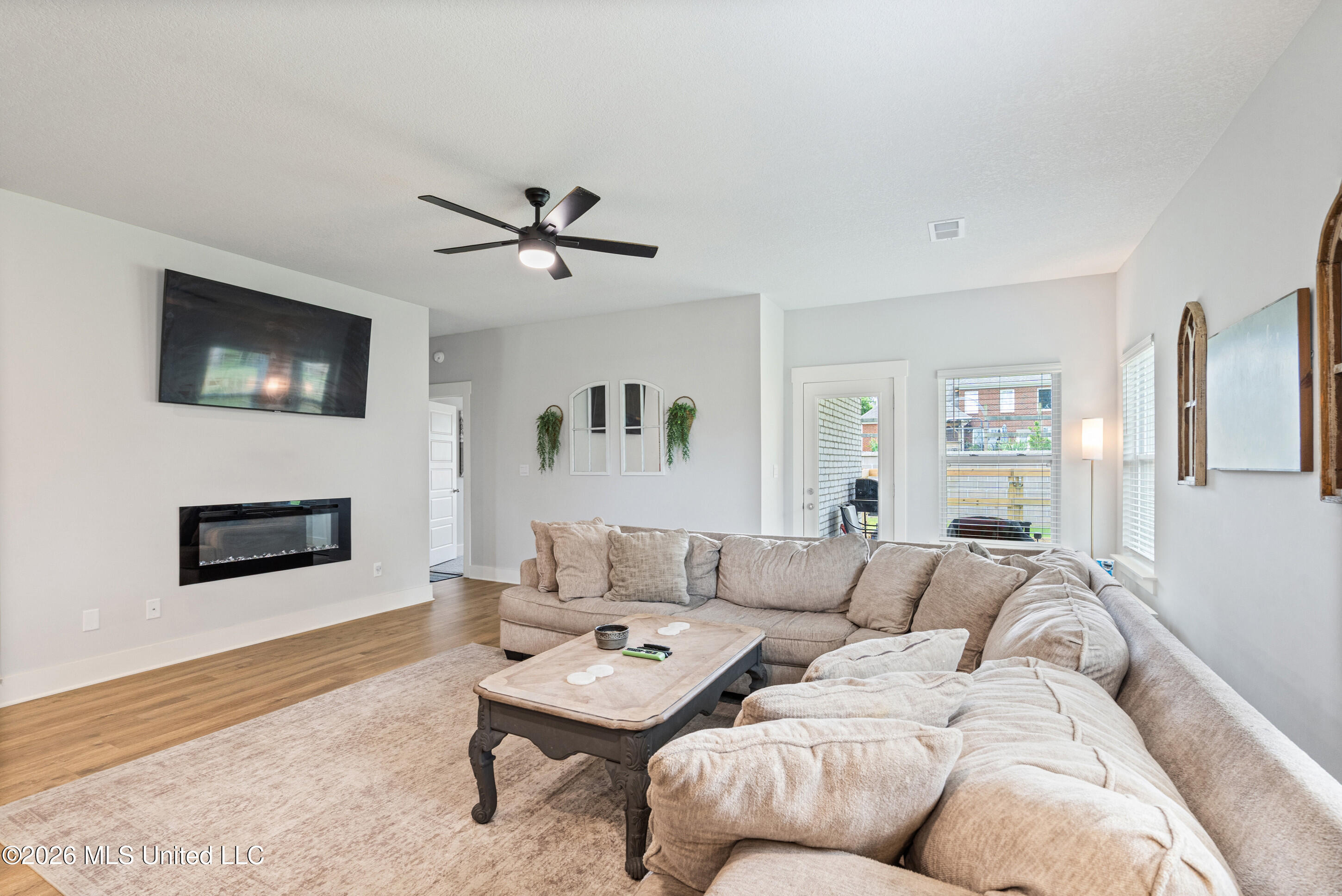 2091 Hyacinth Lane Property Photo 11
