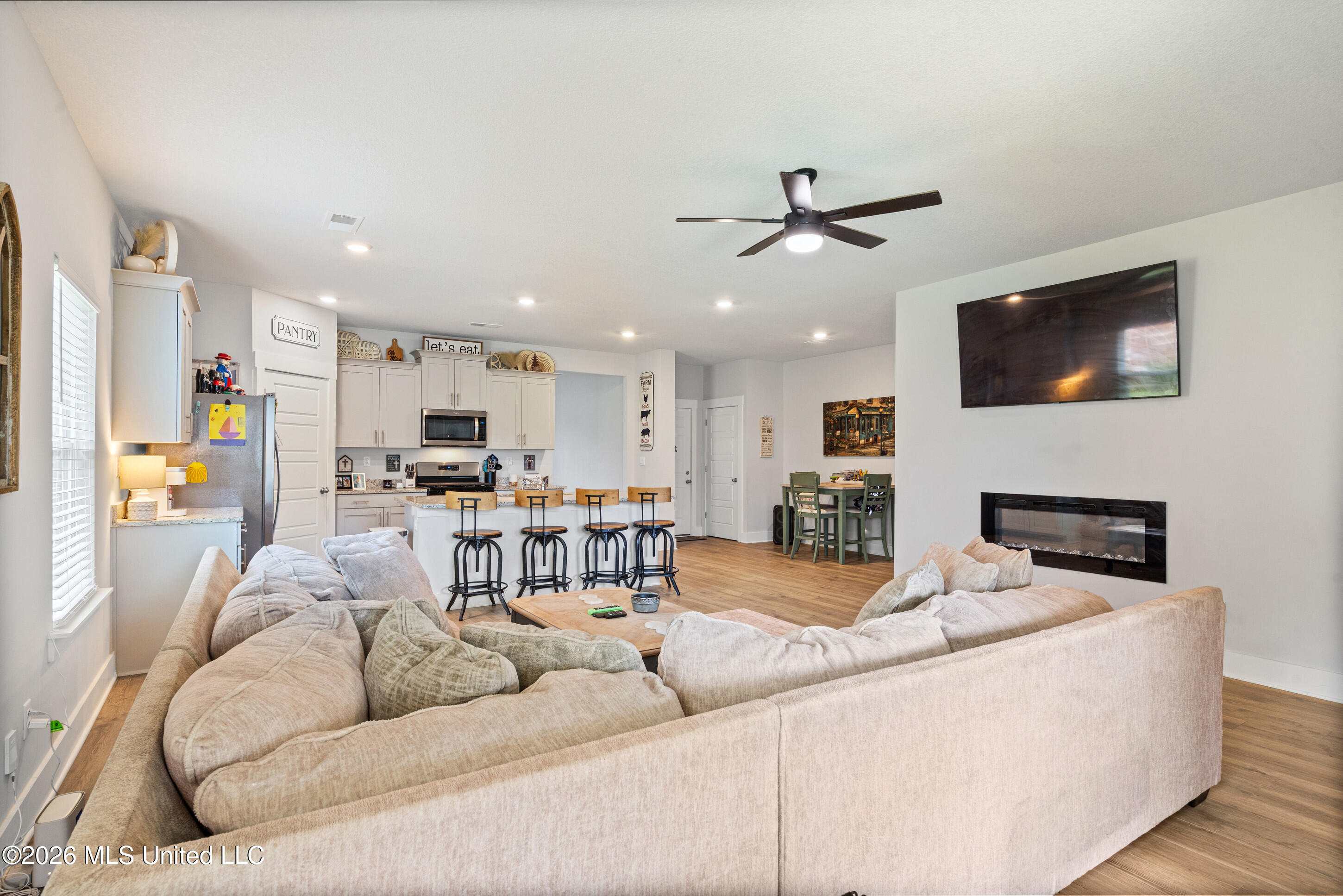 2091 Hyacinth Lane Property Photo 12