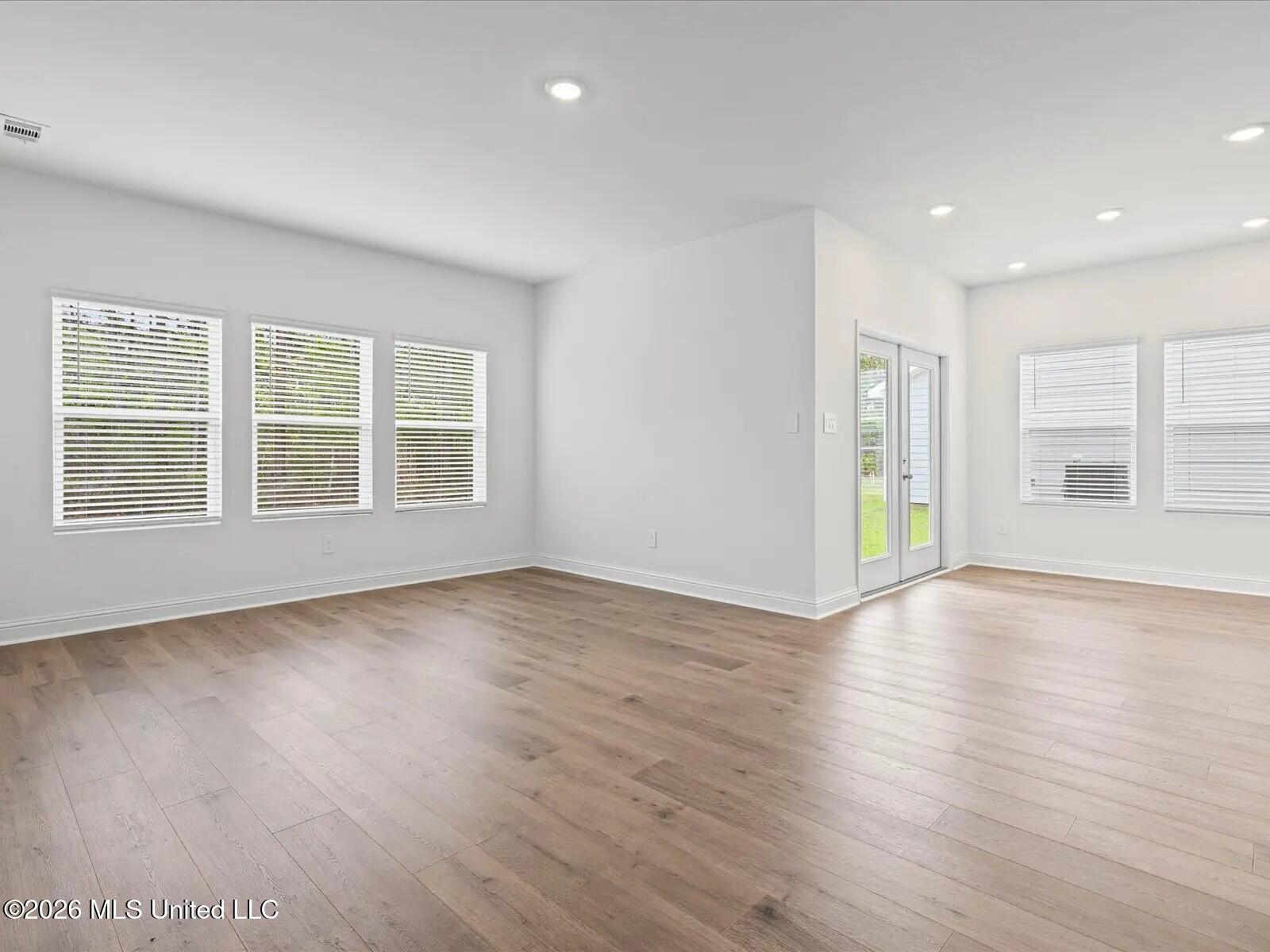 8013 Buttonbush Road Property Photo 3