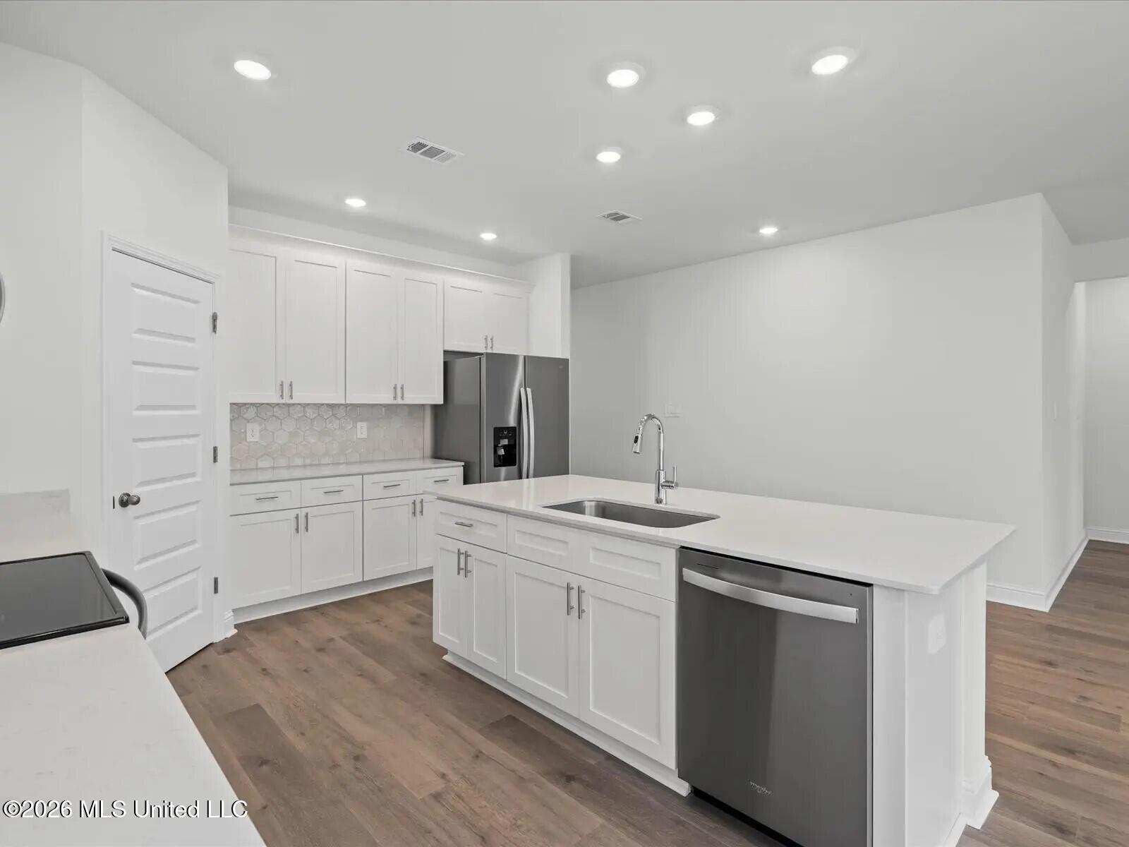 8013 Buttonbush Road Property Photo 6