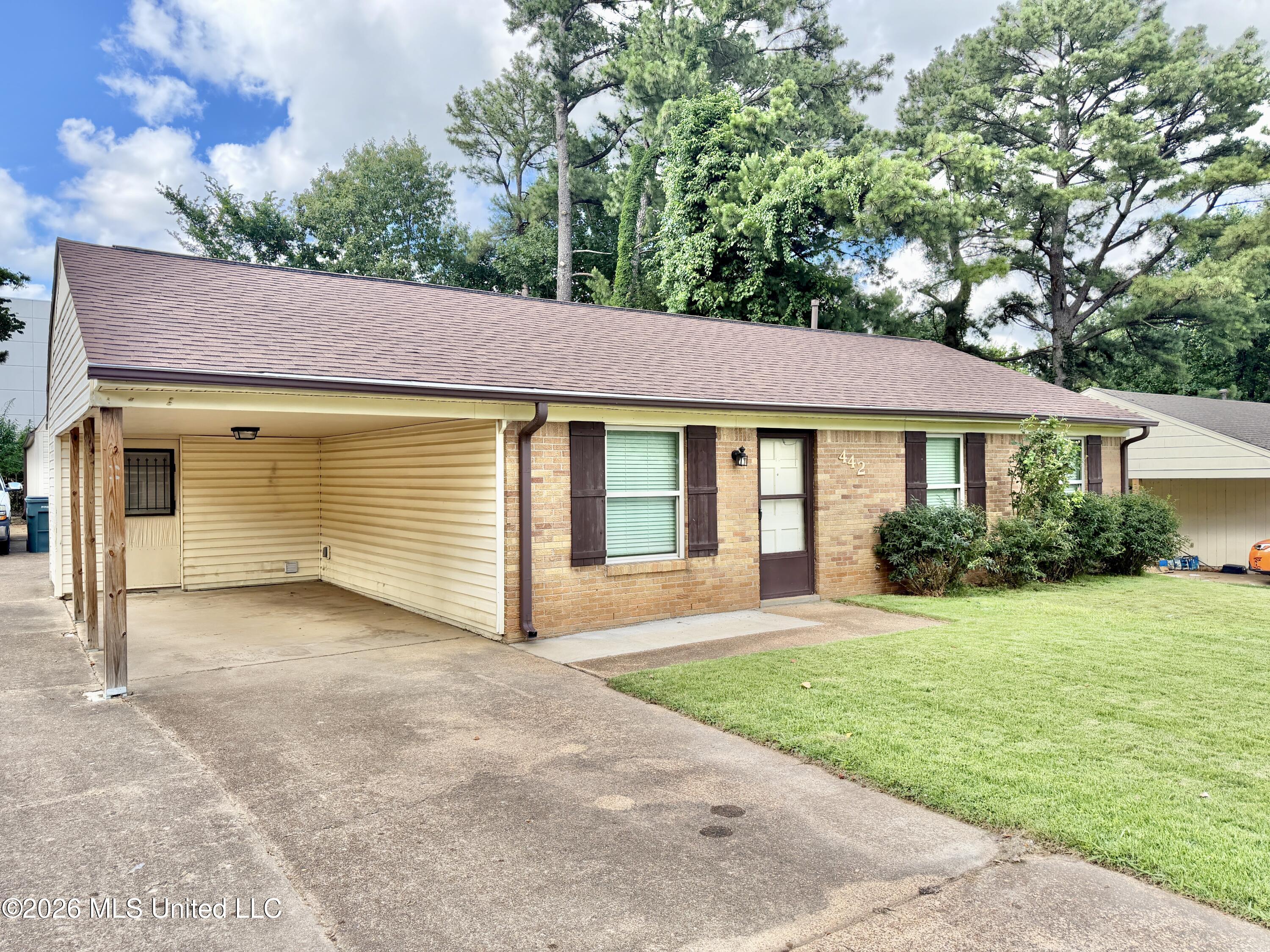 442 Hillbrook Drive Property Photo 1