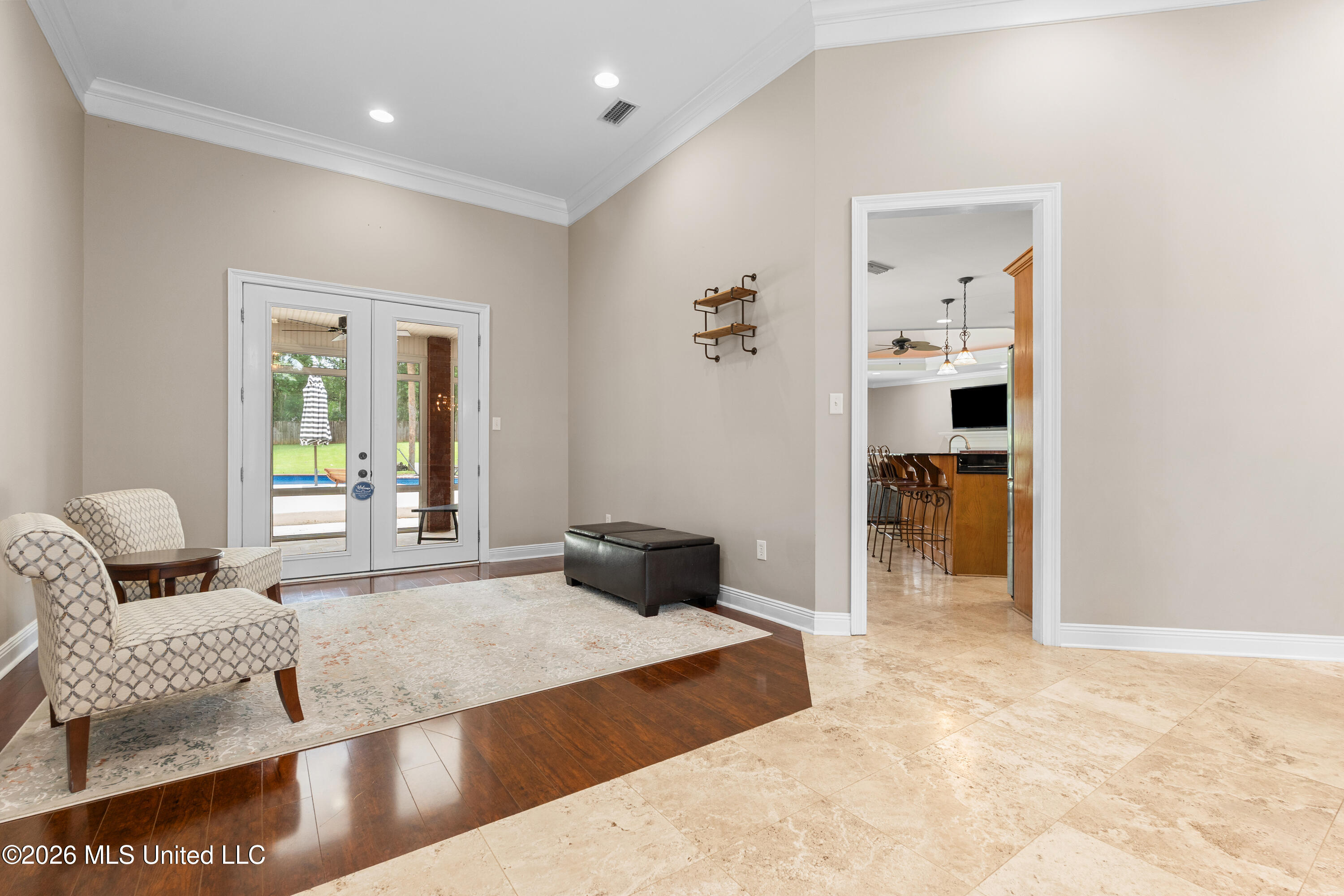 10440 S Johnson Road Property Photo 3