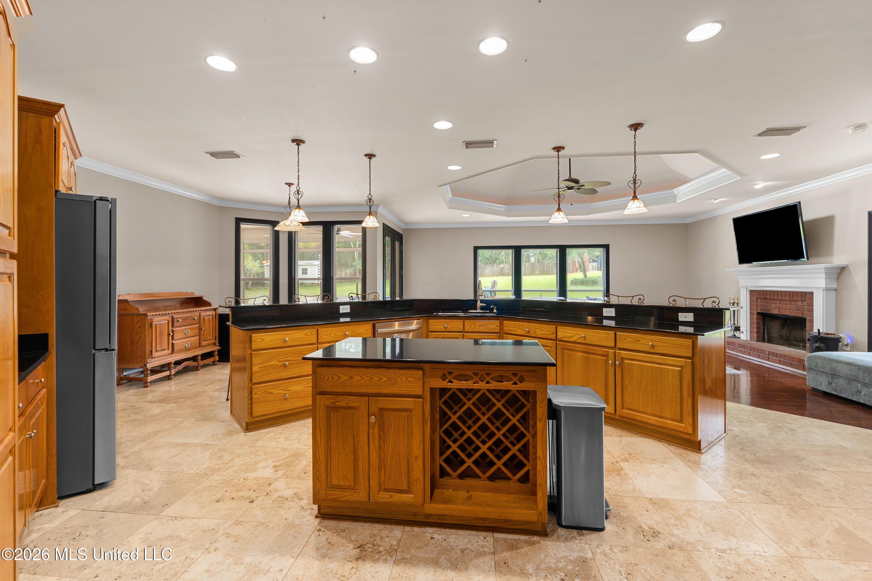 10440 S Johnson Road Property Photo 5