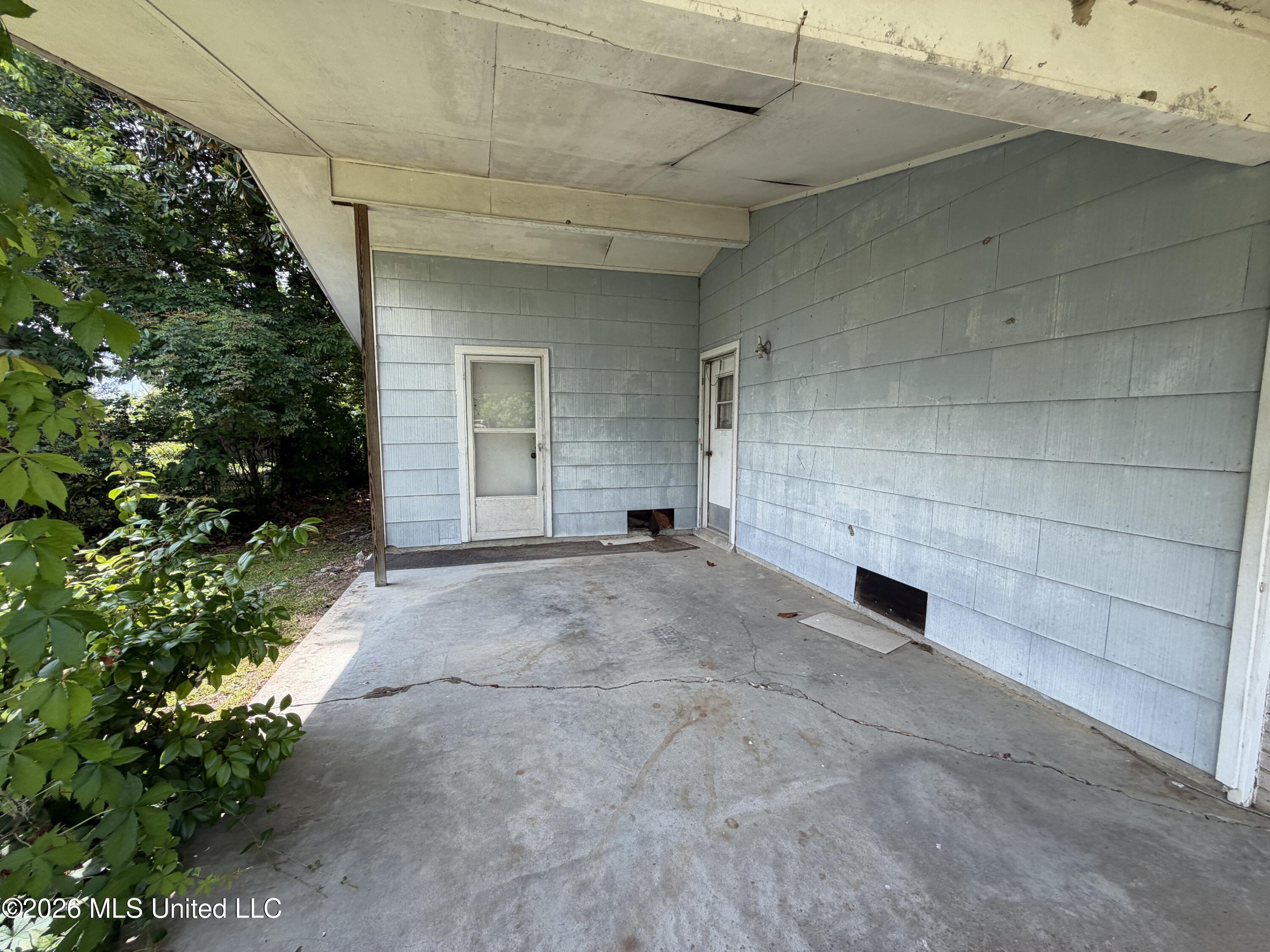 1625 Steen Drive Property Photo 4