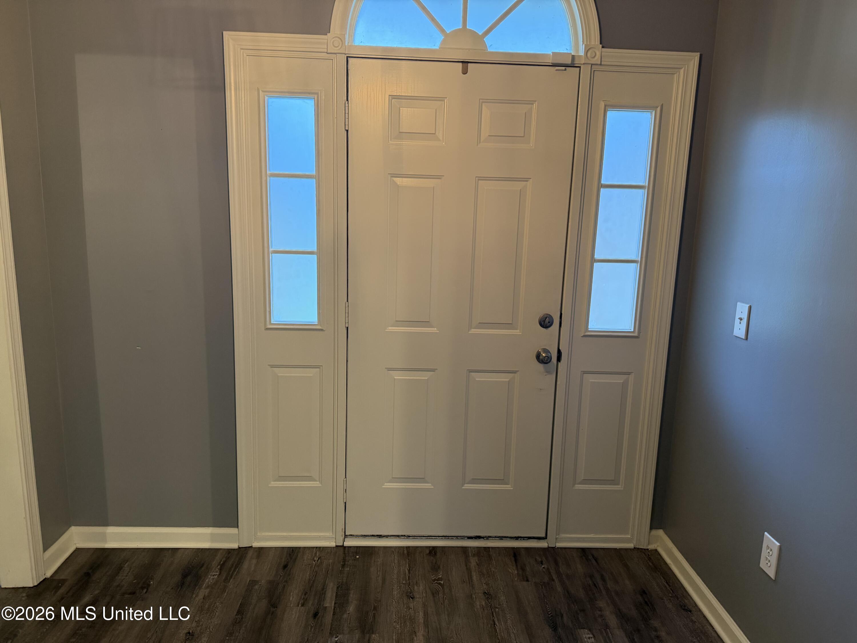 1848 Lincolnshire Boulevard Property Photo 2