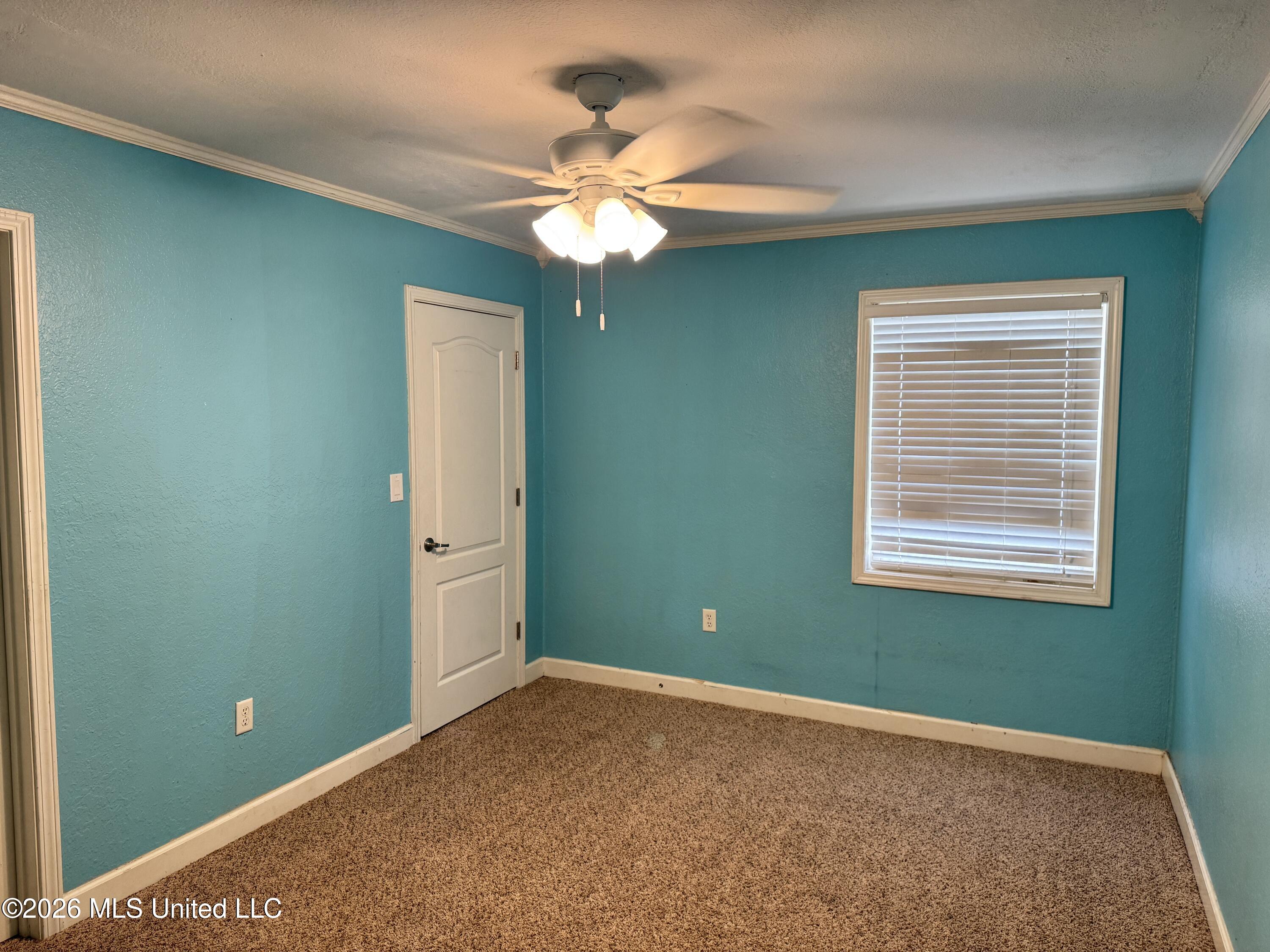 1916 S Twin Pine Drive Property Photo 5