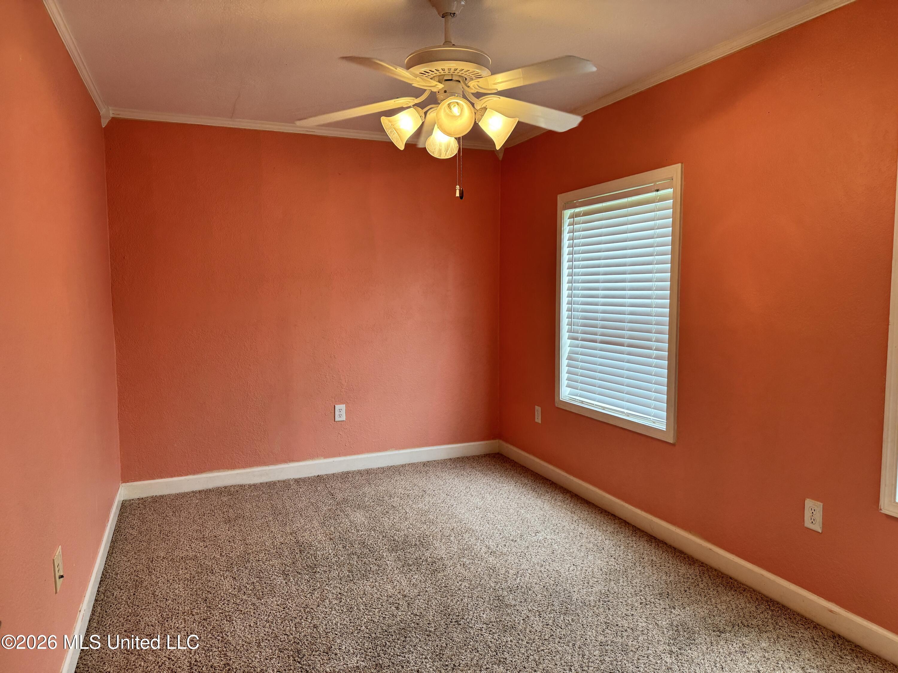 1916 S Twin Pine Drive Property Photo 6