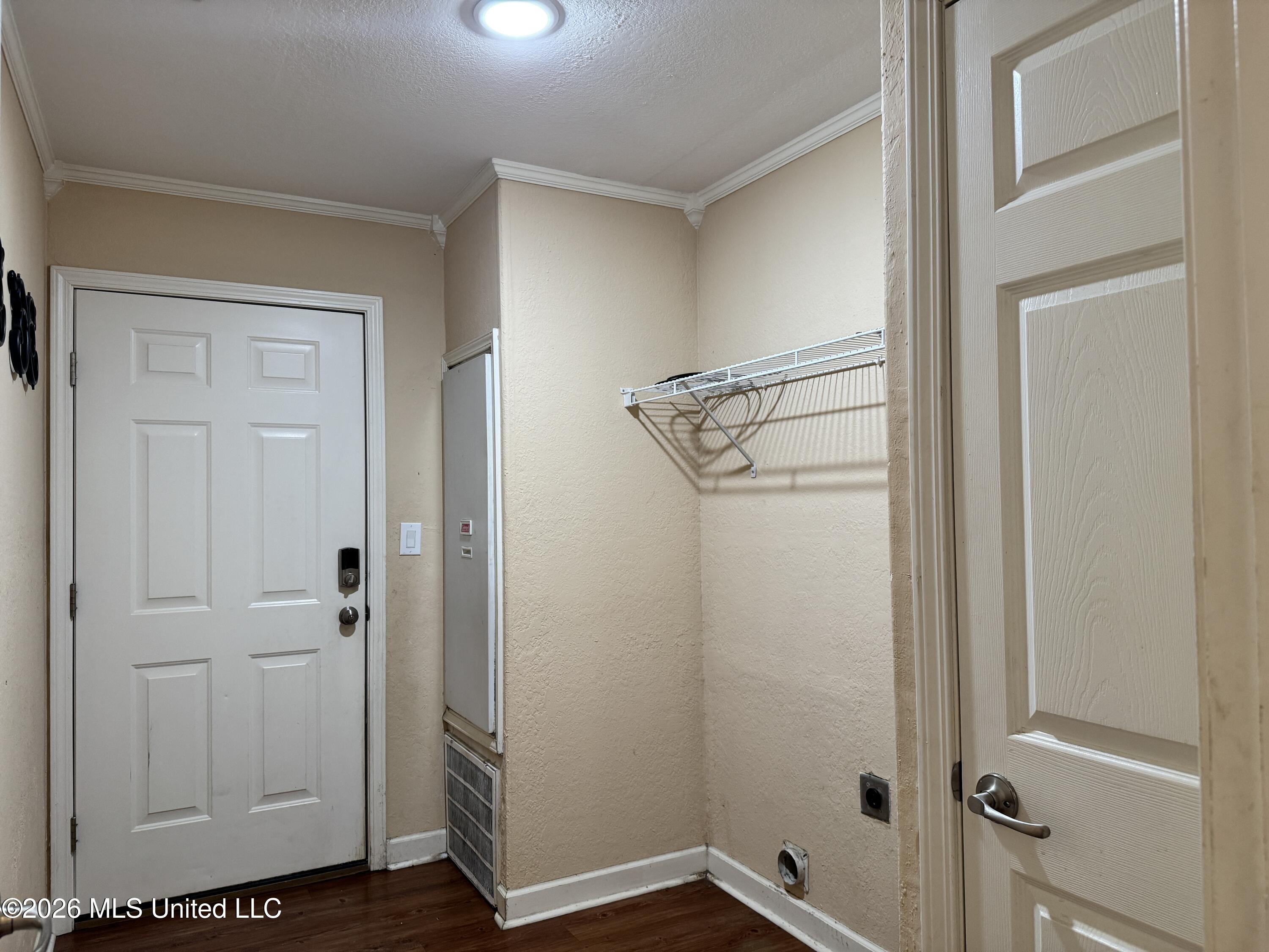 1916 S Twin Pine Drive Property Photo 7