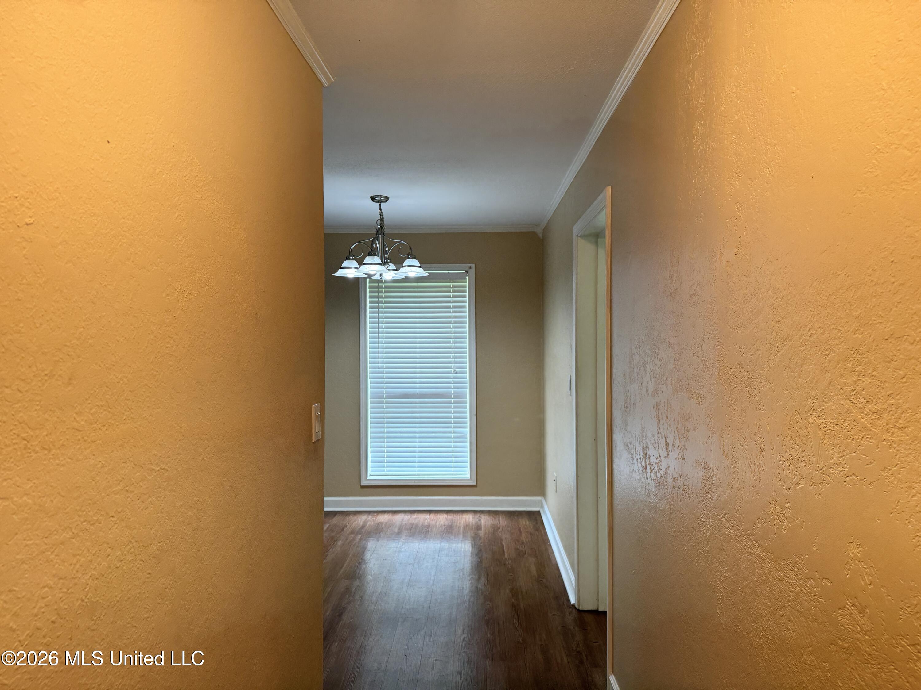 1916 S Twin Pine Drive Property Photo 9
