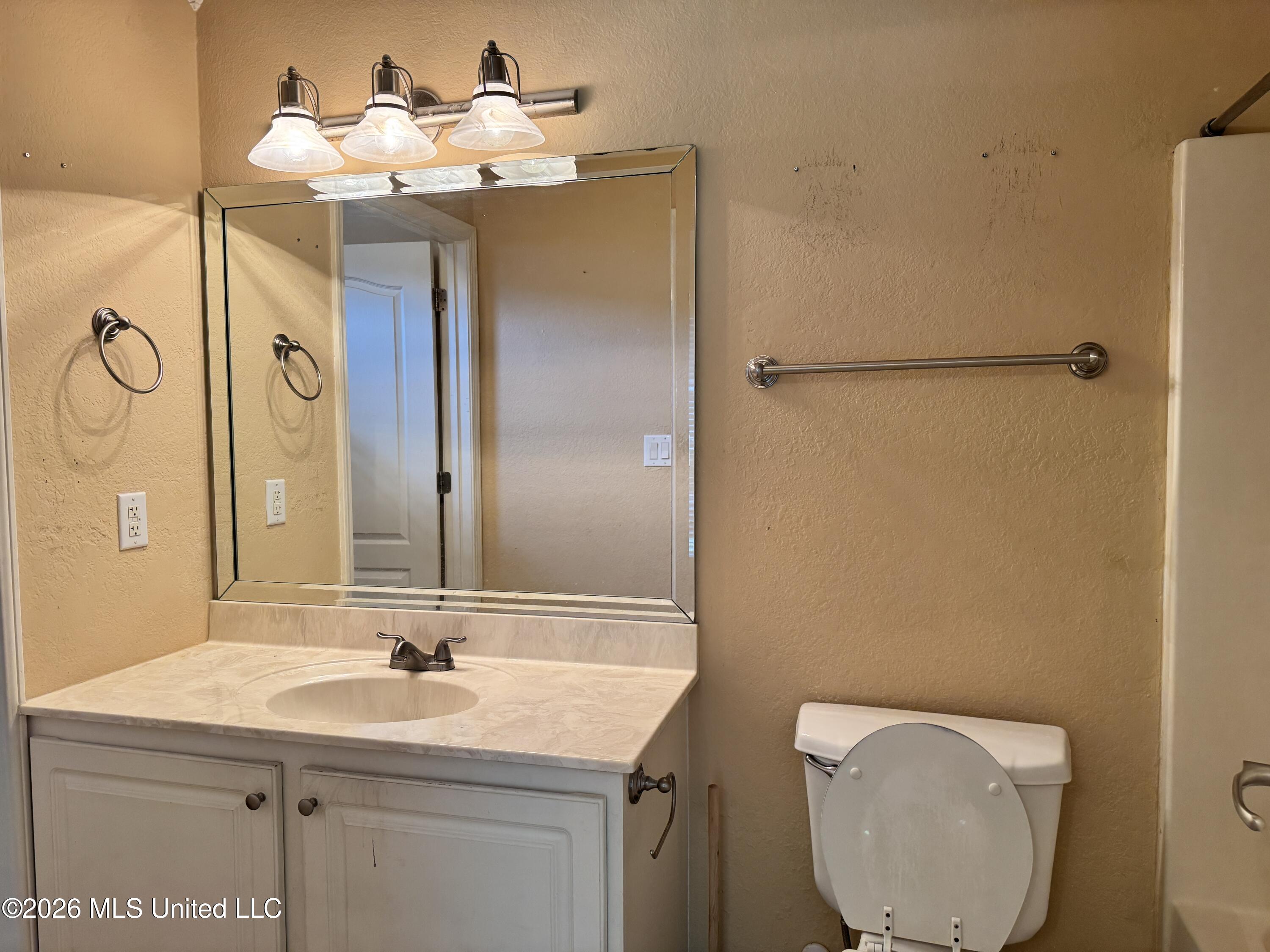 1916 S Twin Pine Drive Property Photo 11