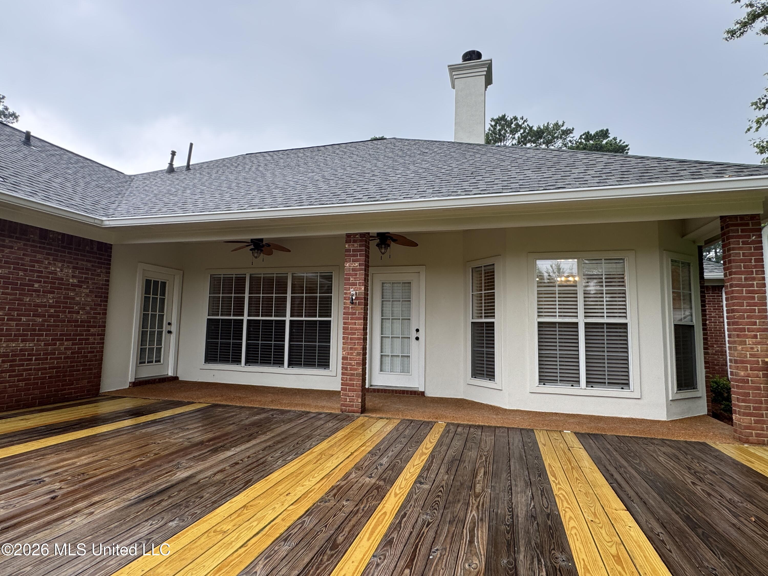 76 Eastgate Drive Property Photo 6
