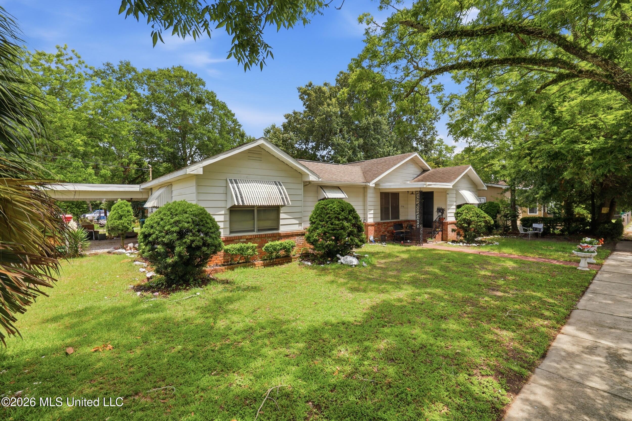 2016 19th Avenue Property Photo 3