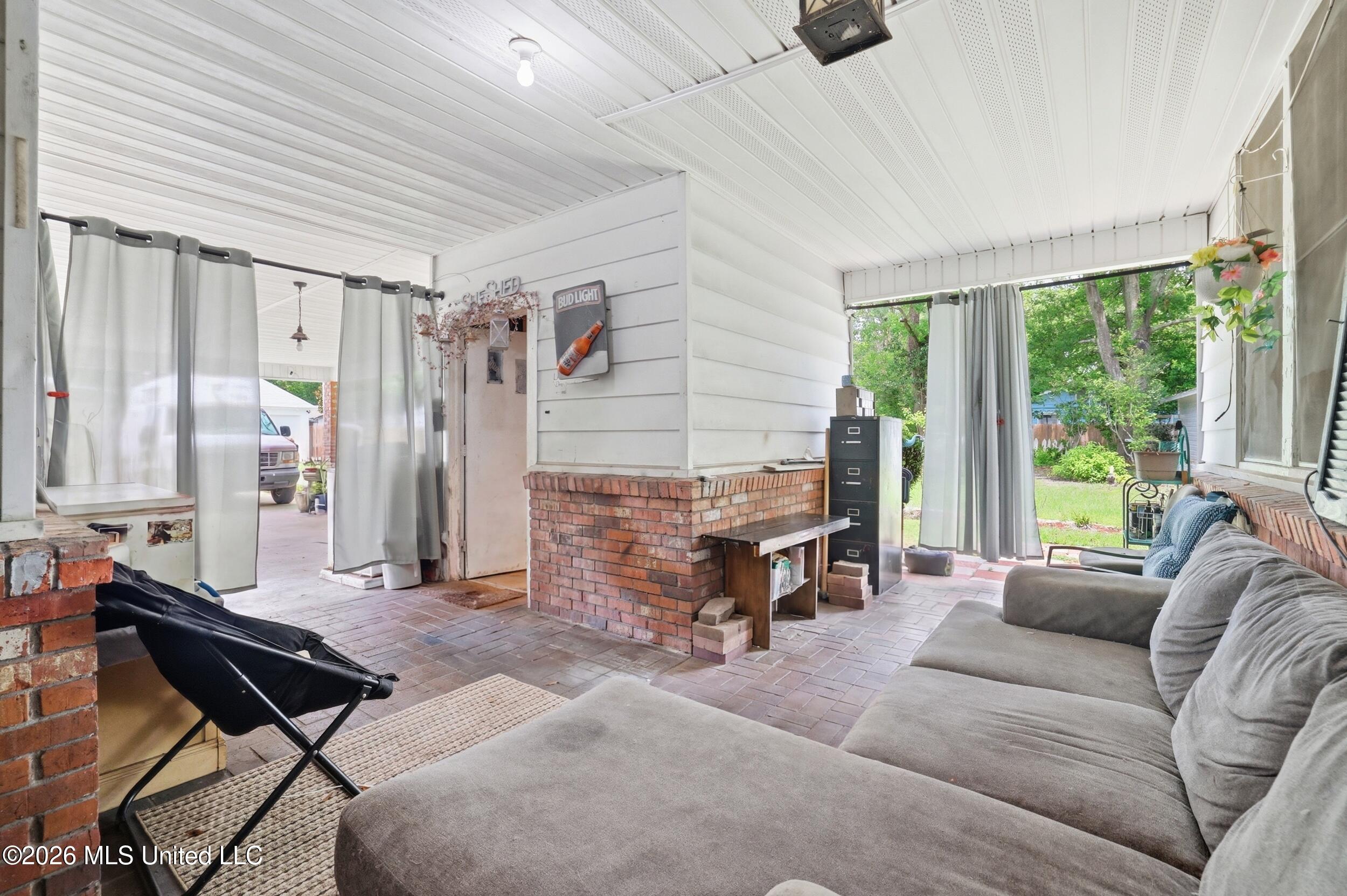 2016 19th Avenue Property Photo 8