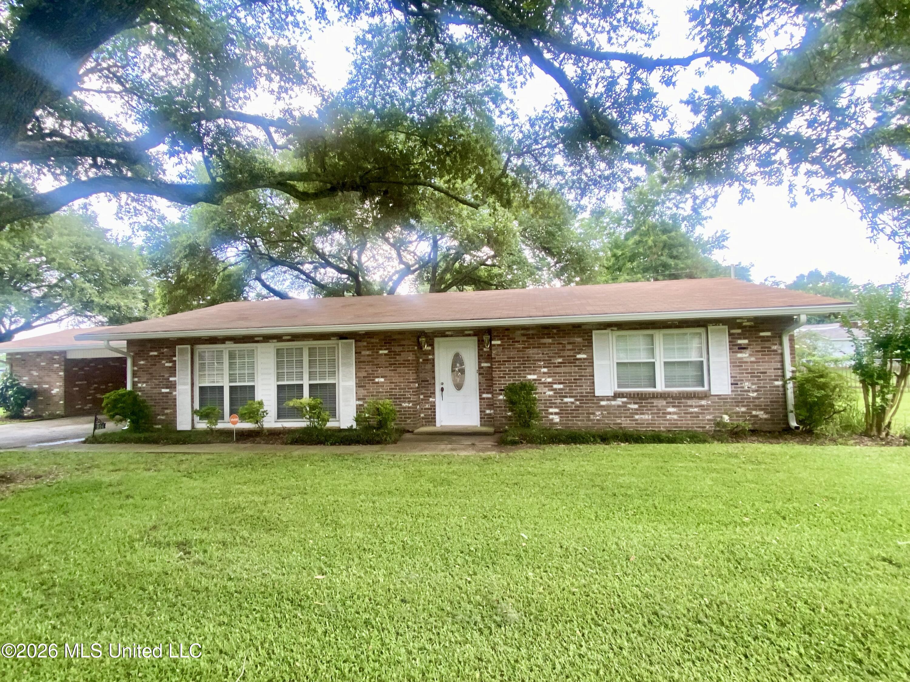 914 Lee Avenue Property Photo 1