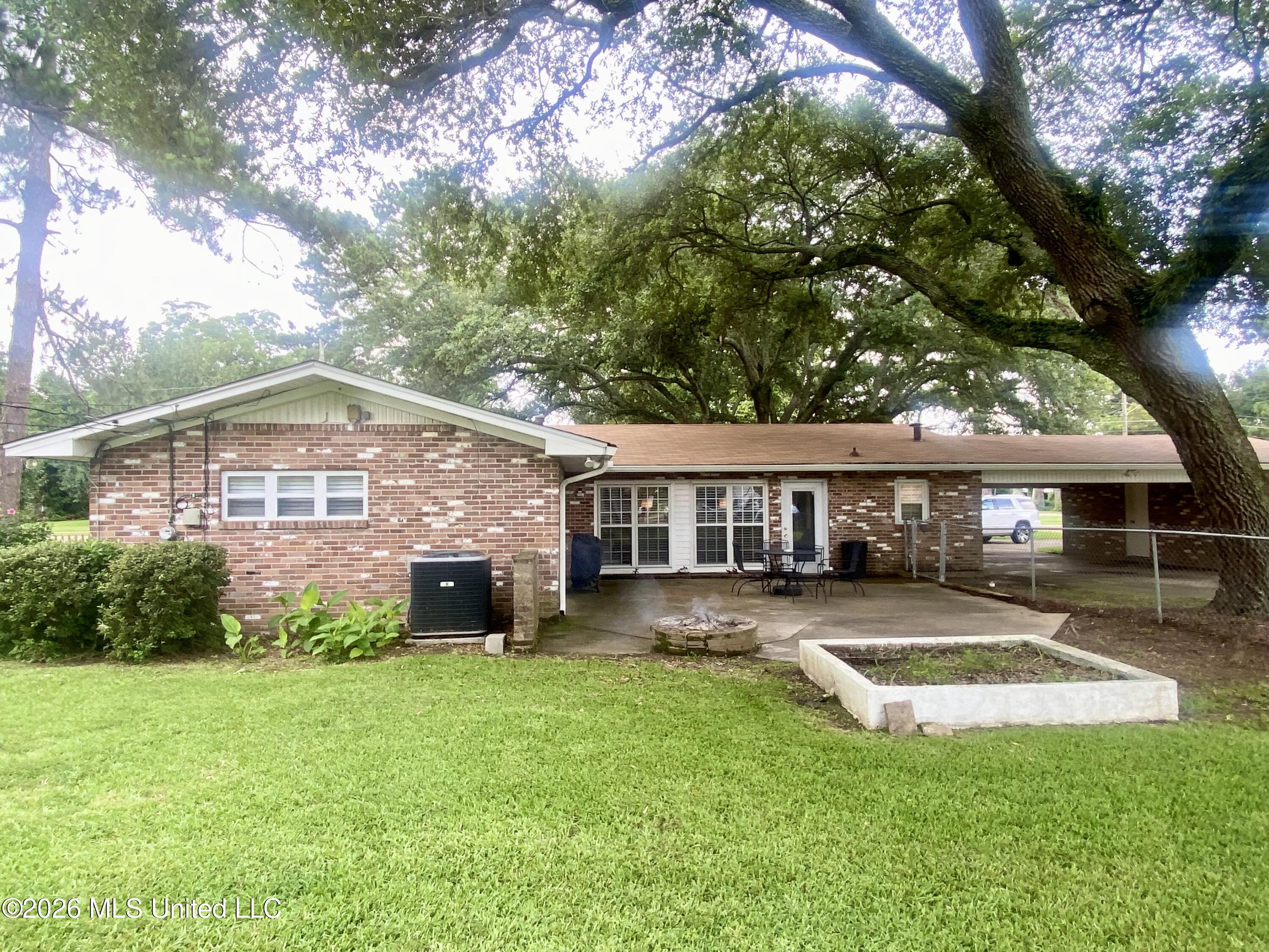 914 Lee Avenue Property Photo 2