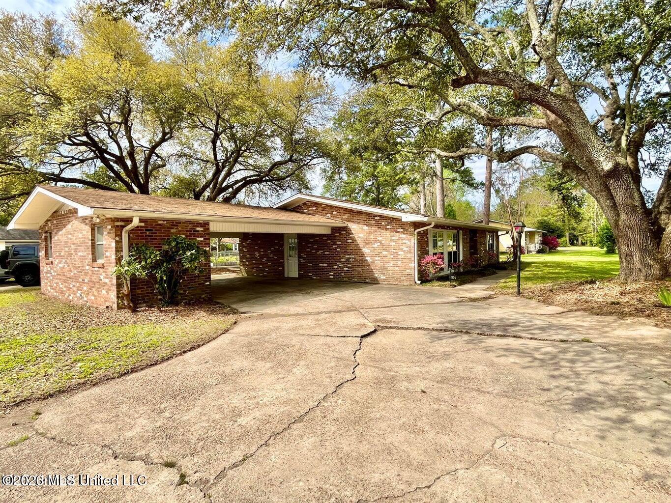 914 Lee Avenue Property Photo 51
