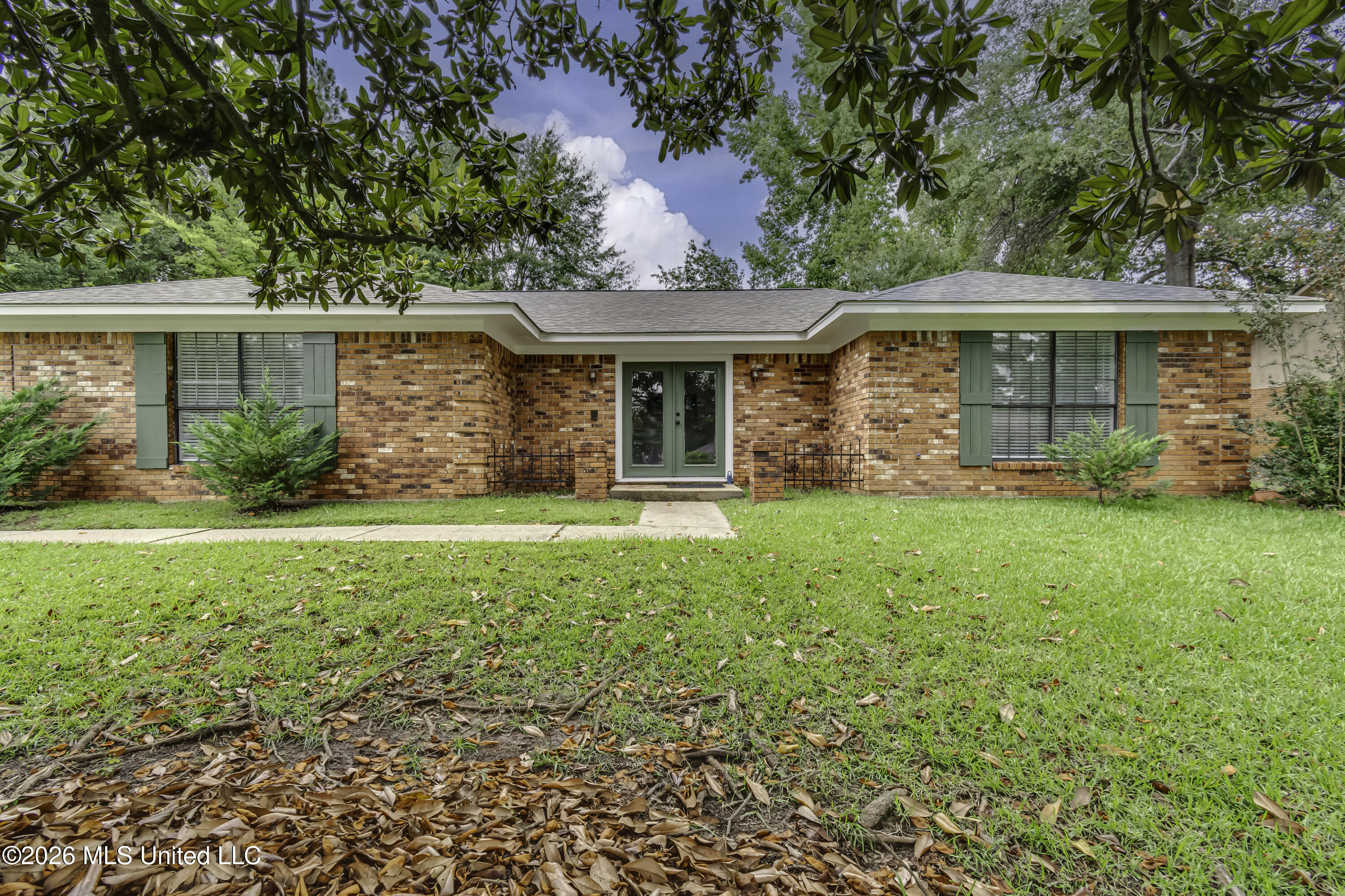 9 Treeway Drive Property Photo 4