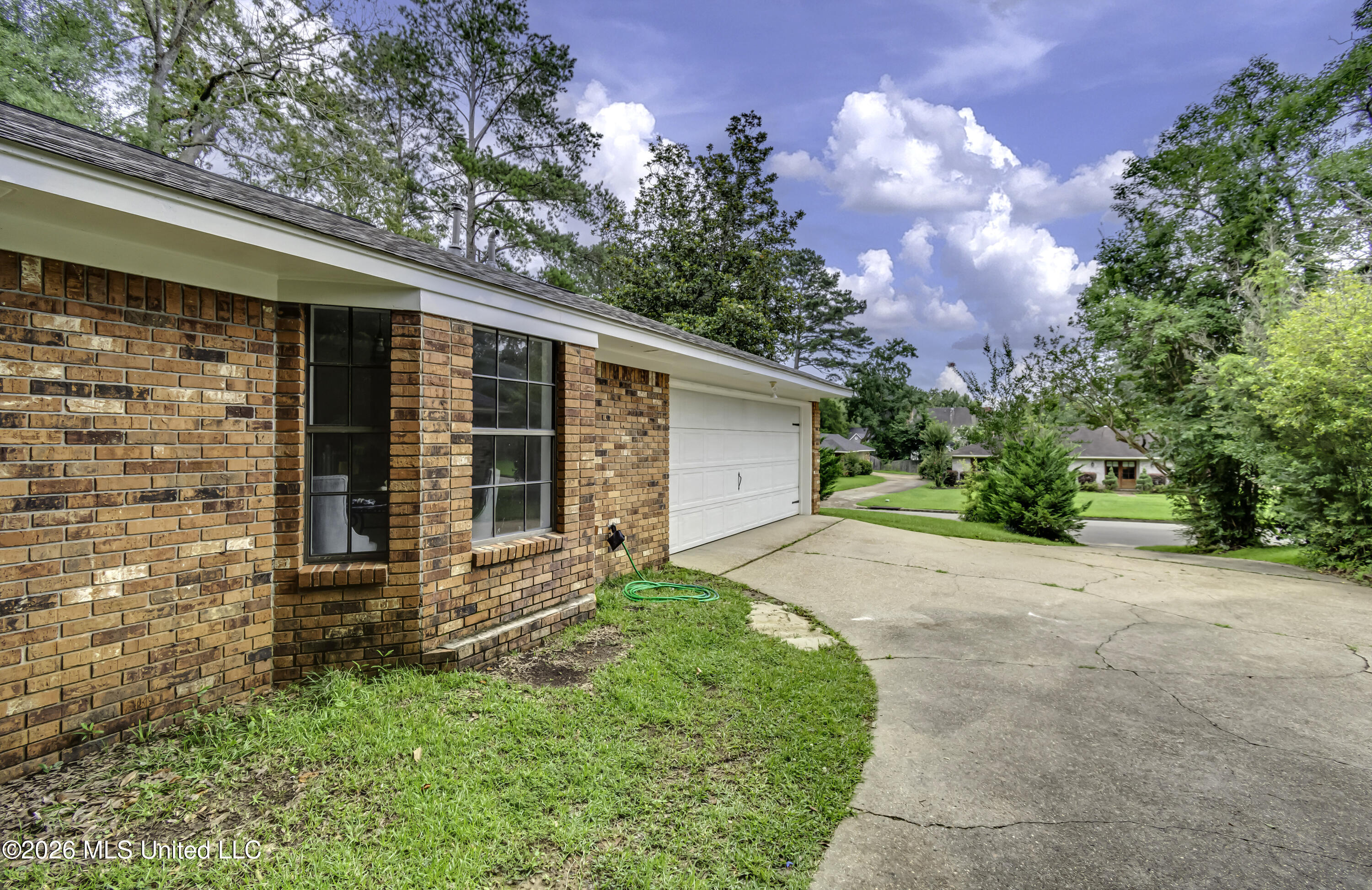 9 Treeway Drive Property Photo 9