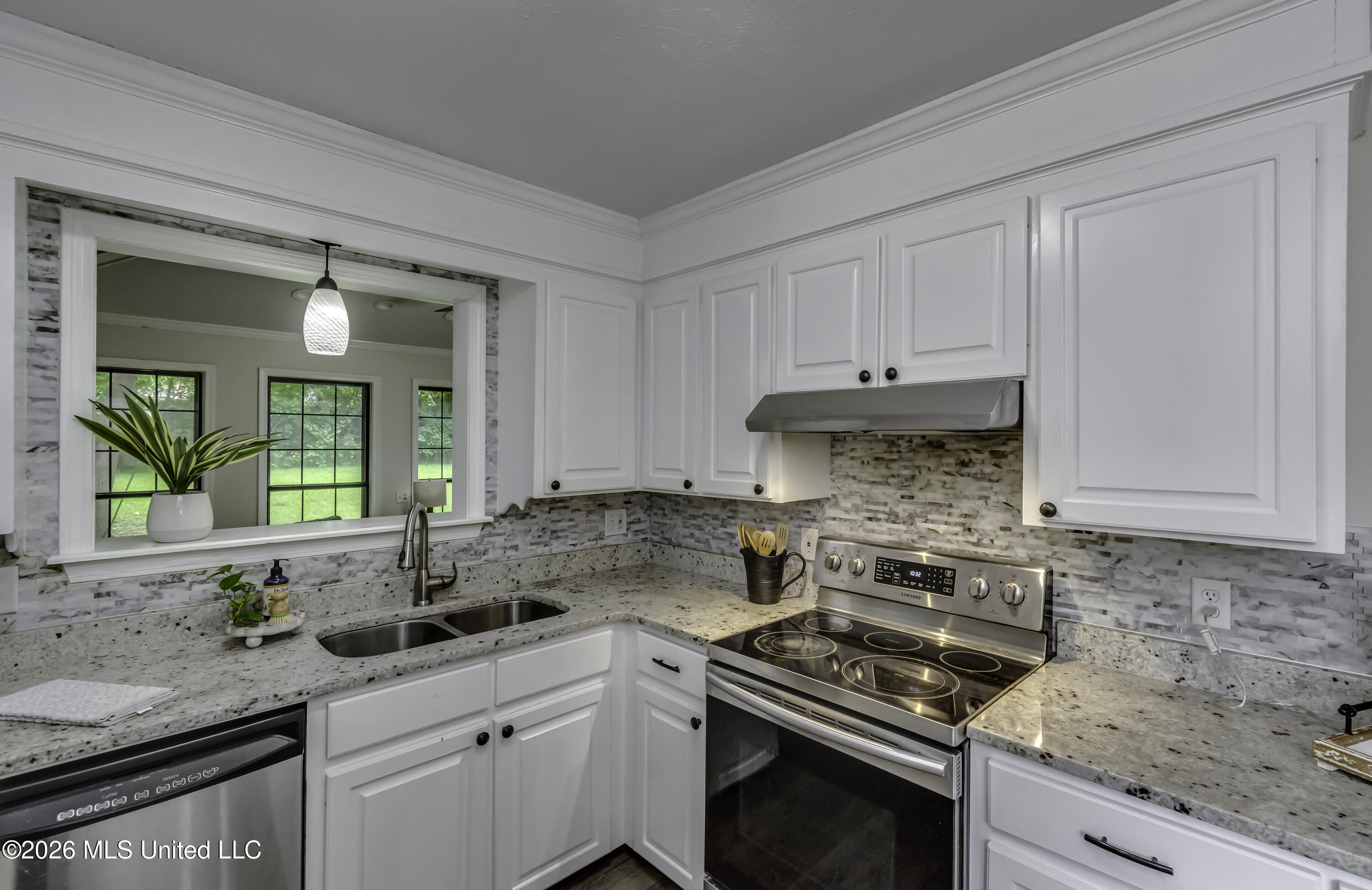 9 Treeway Drive Property Photo 34