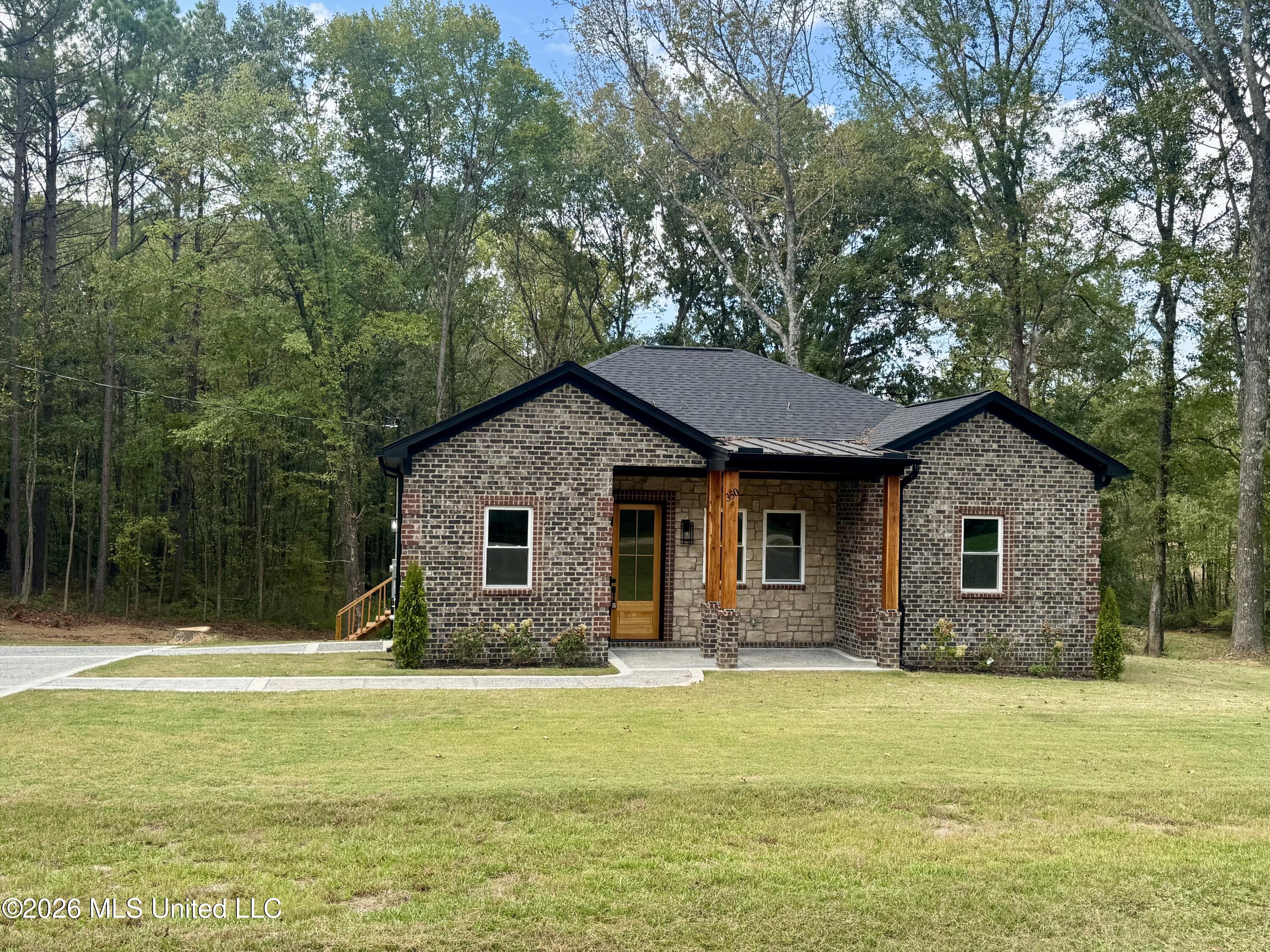 350 Taska Road Property Photo 1