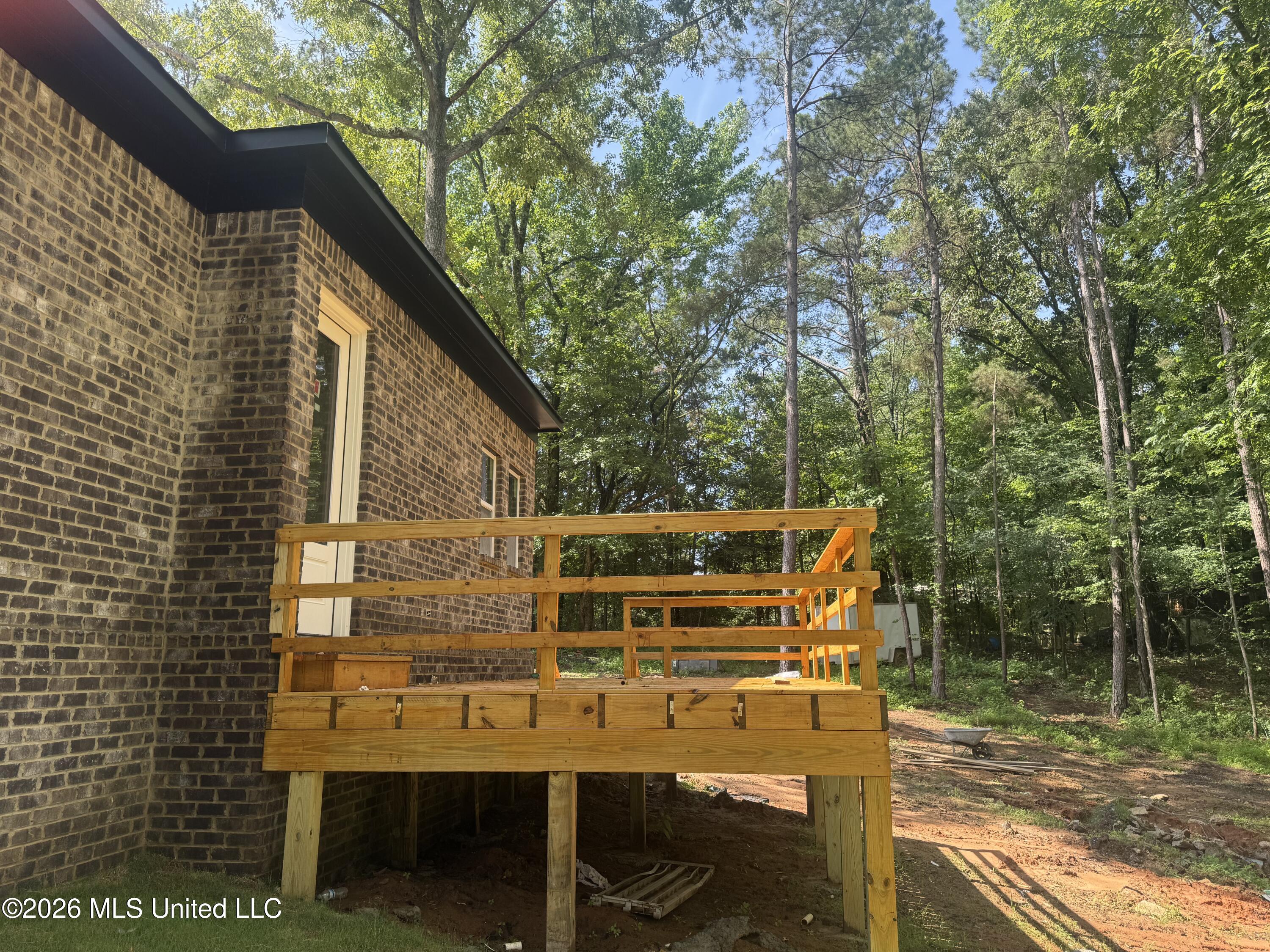 350 Taska Road Property Photo 5