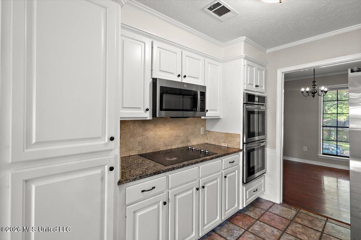 703 Parker Drive Property Photo 10
