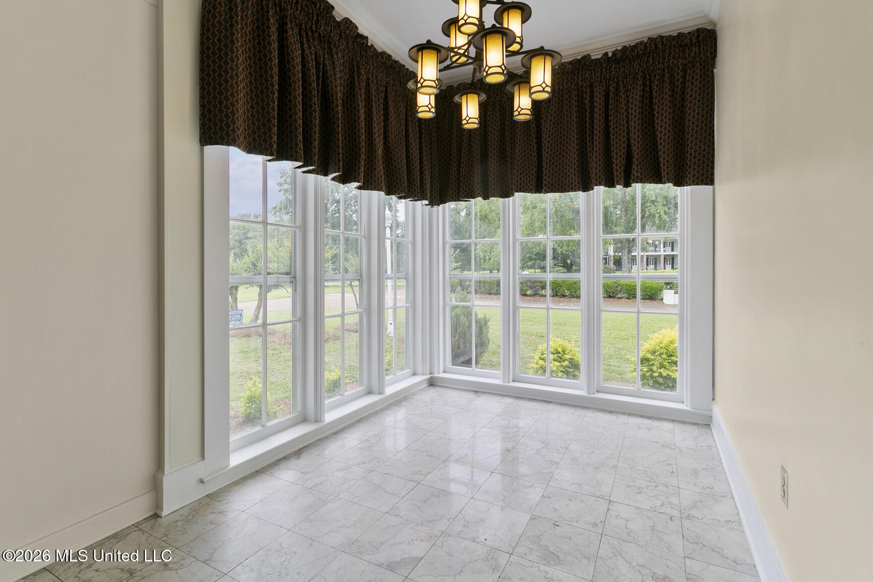 8 12 Oaks Place Property Photo 13