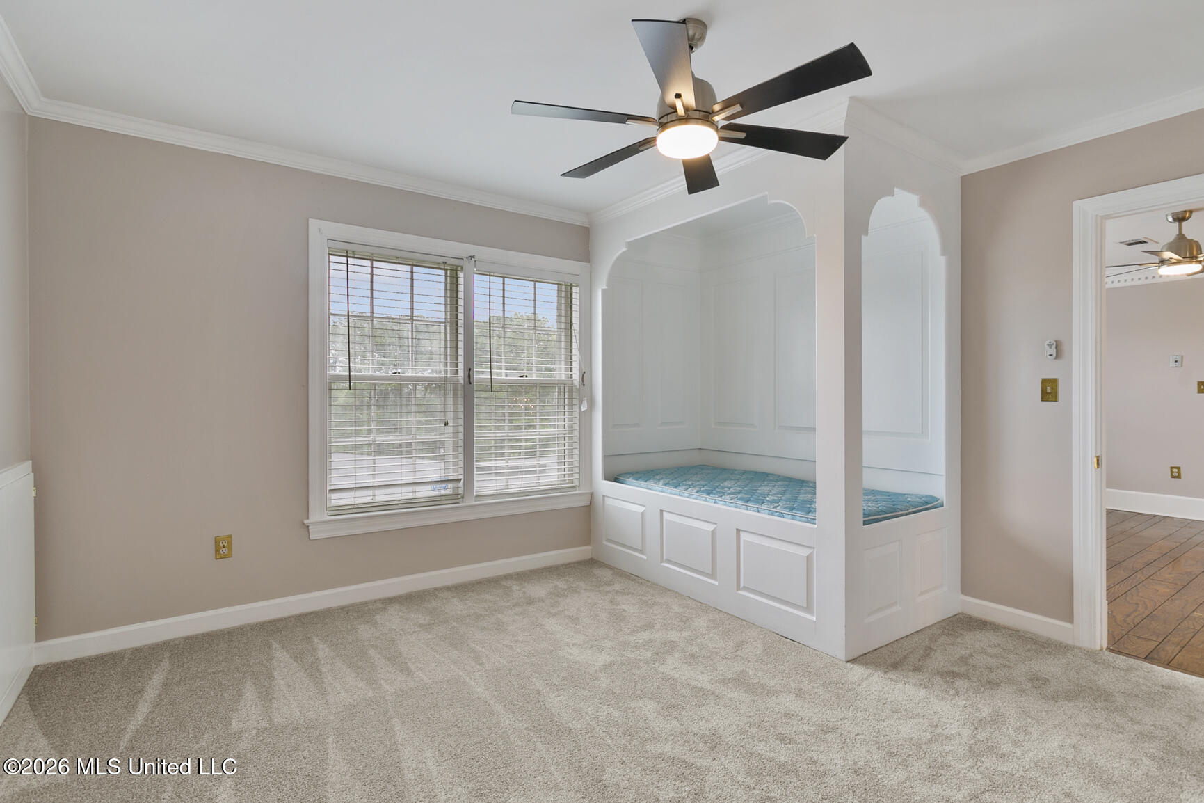 8 12 Oaks Place Property Photo 23