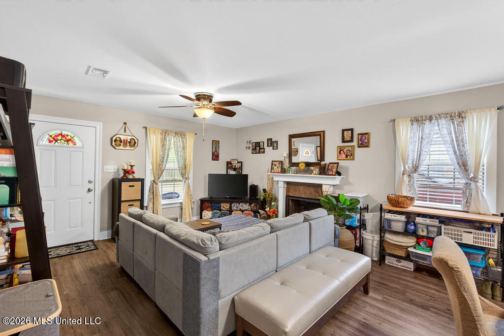 1002 Washington Street Property Photo 8