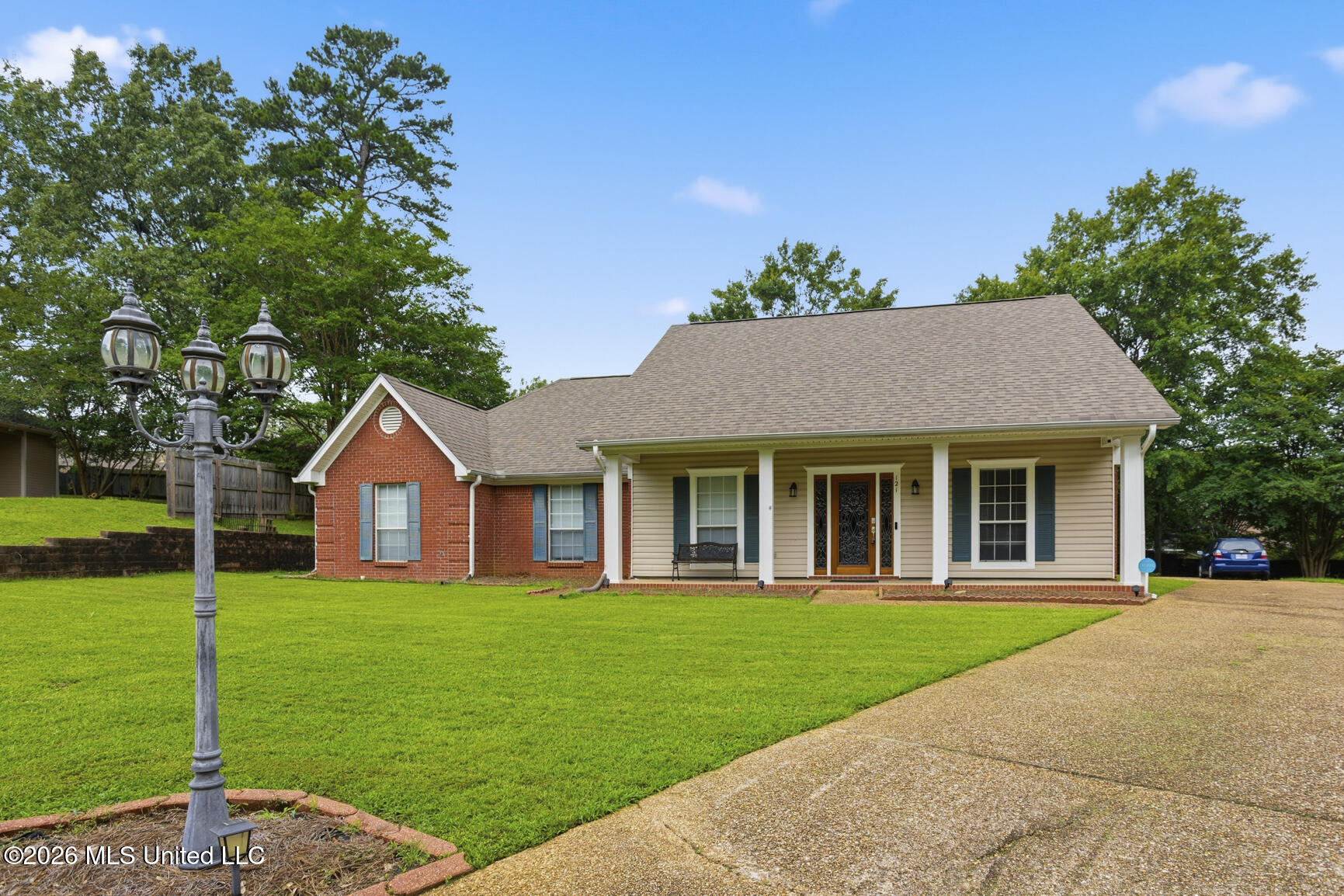 121 Deer Run Property Photo 1