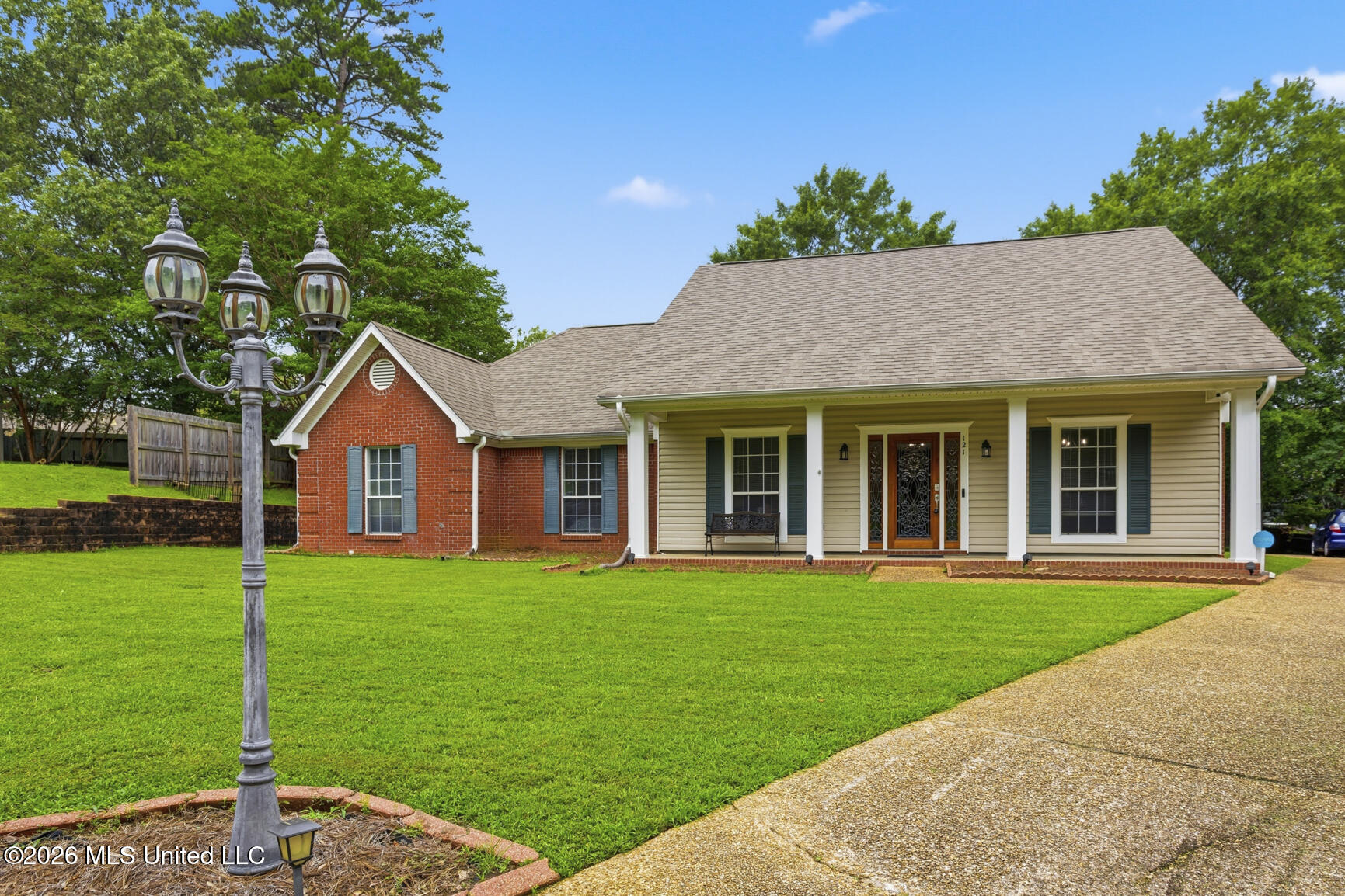121 Deer Run Property Photo 2