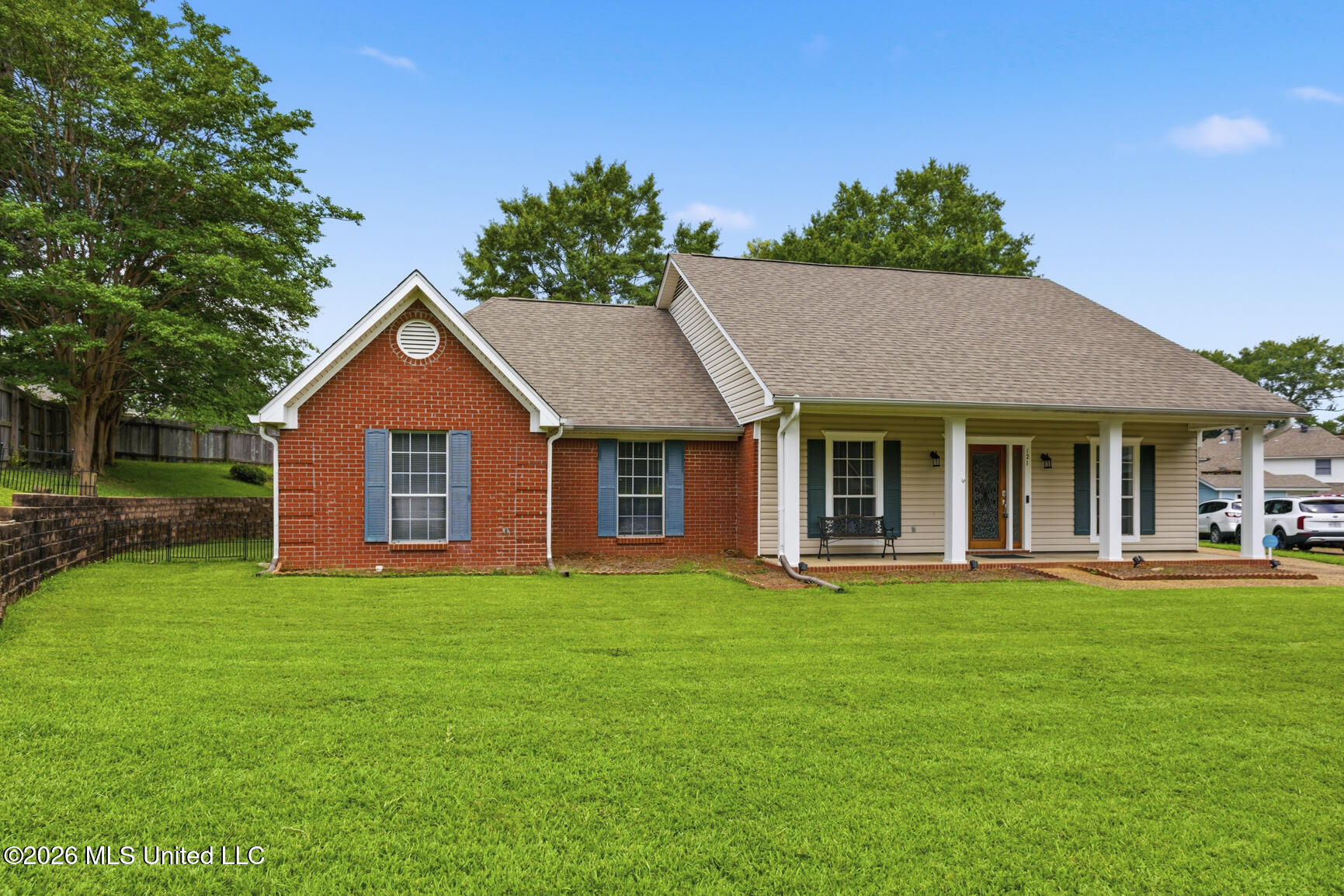 121 Deer Run Property Photo 3