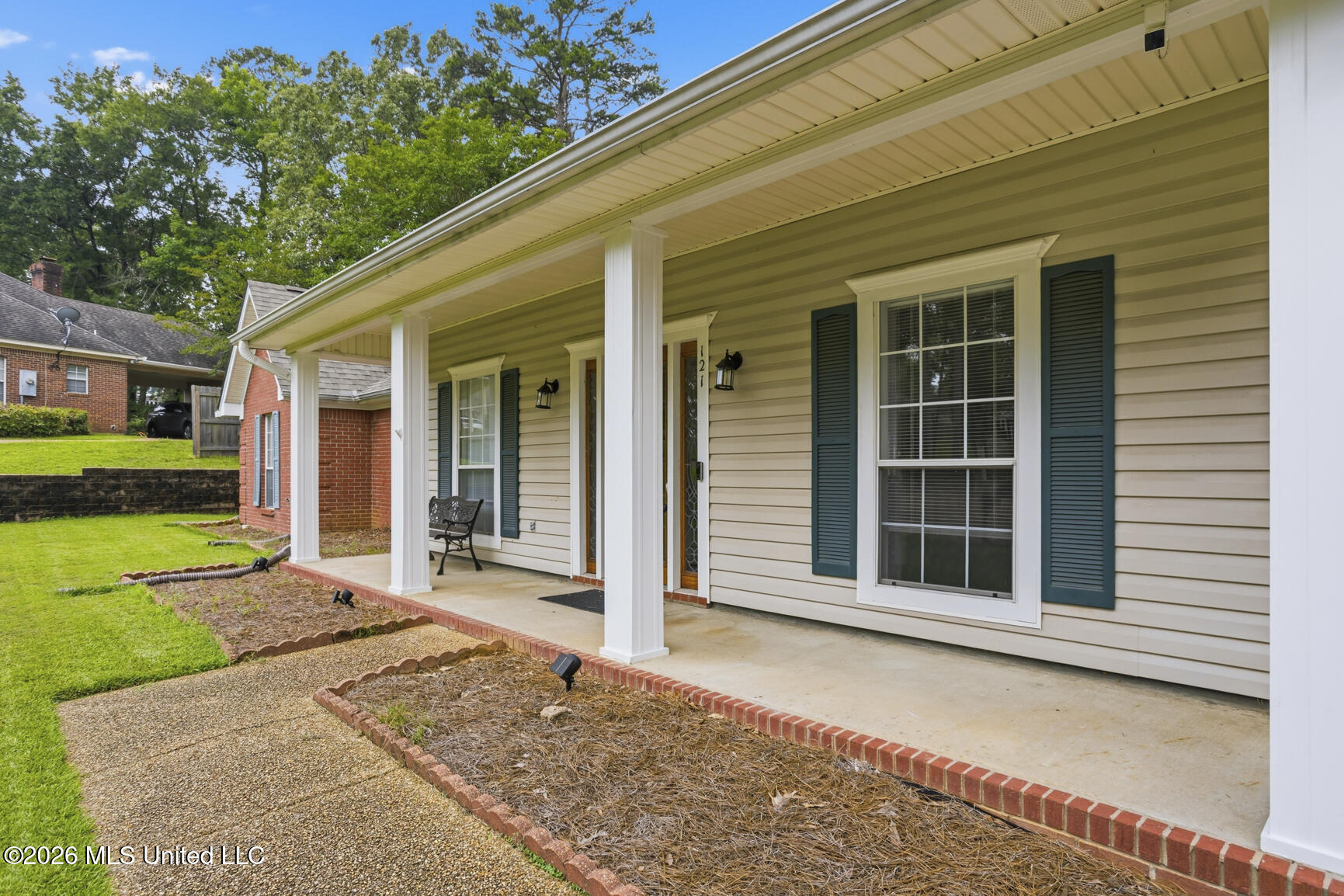 121 Deer Run Property Photo 4