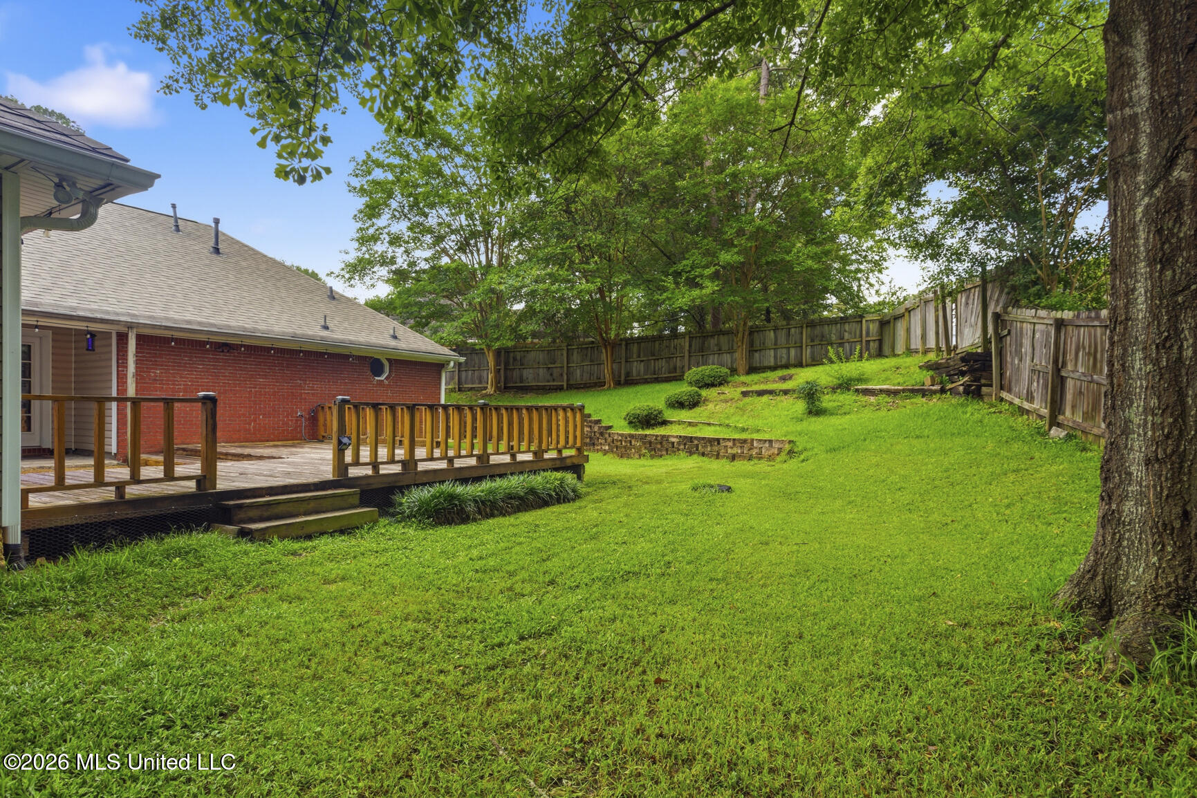 121 Deer Run Property Photo 33