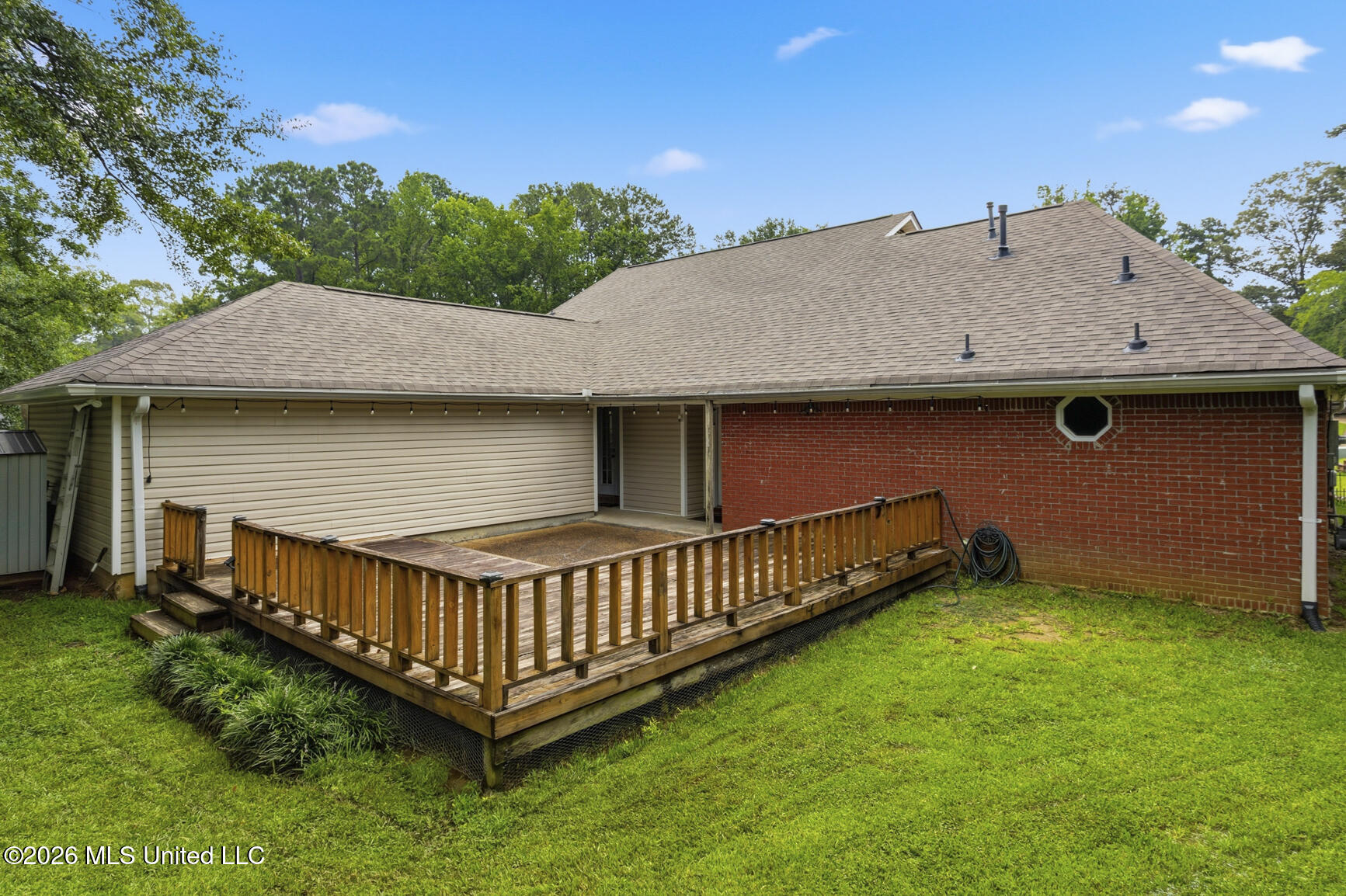 121 Deer Run Property Photo 35