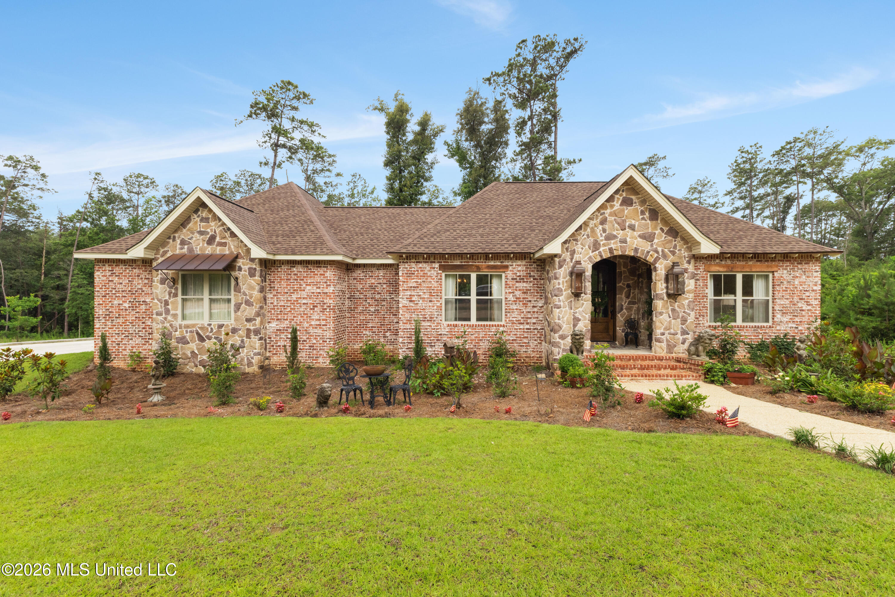 14 Spring Lake Drive Property Photo 1